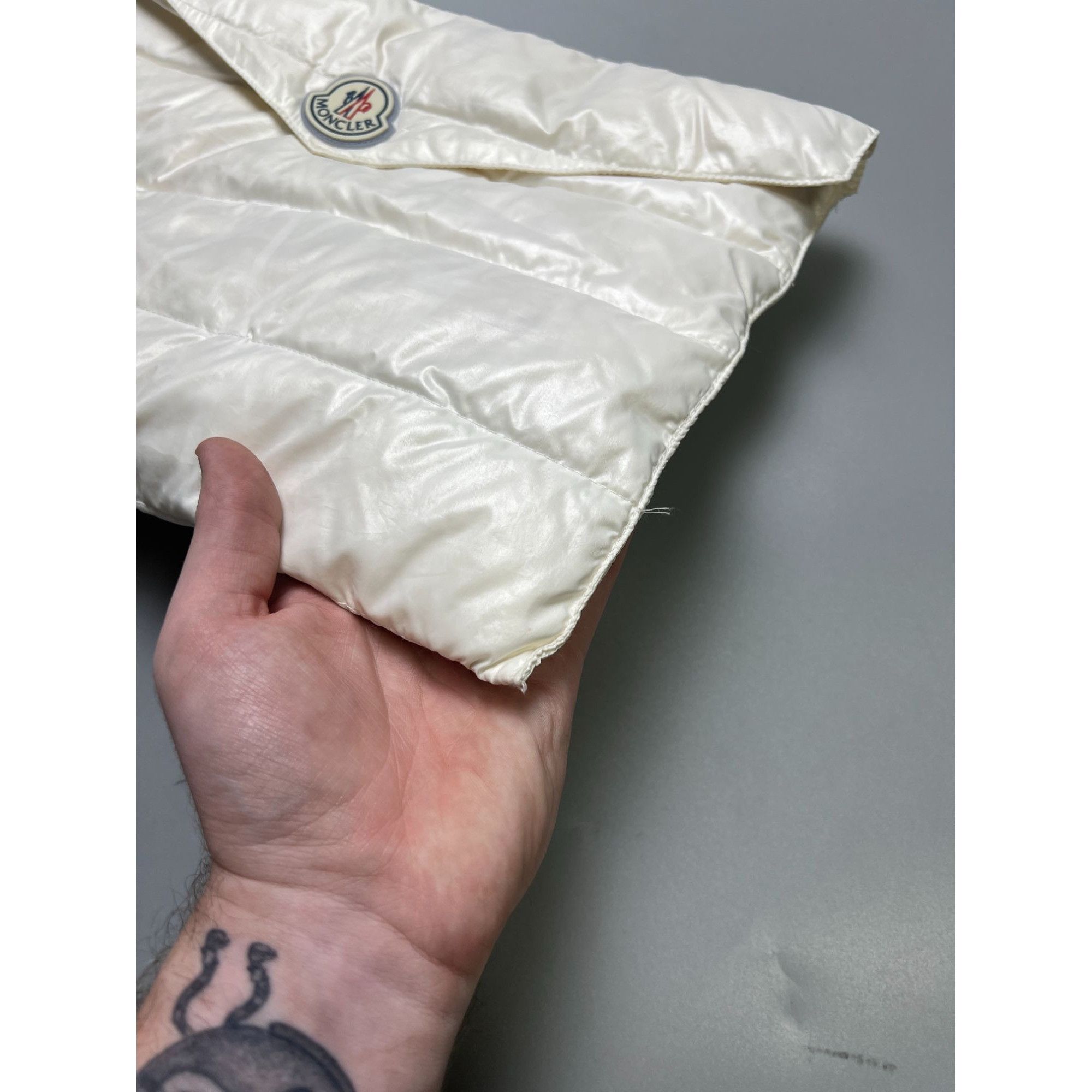 Moncler Moncler White Down Clutch (Y1033) Size ONE SIZE - 5 Thumbnail