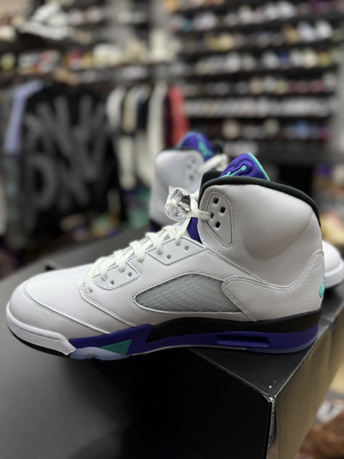 Jordan Brand Nike Air Jordan 5 Retro "Grape" (2025) Mens Size 13 NEW - Size US 13 / EU 46 - 17 Thumbnail