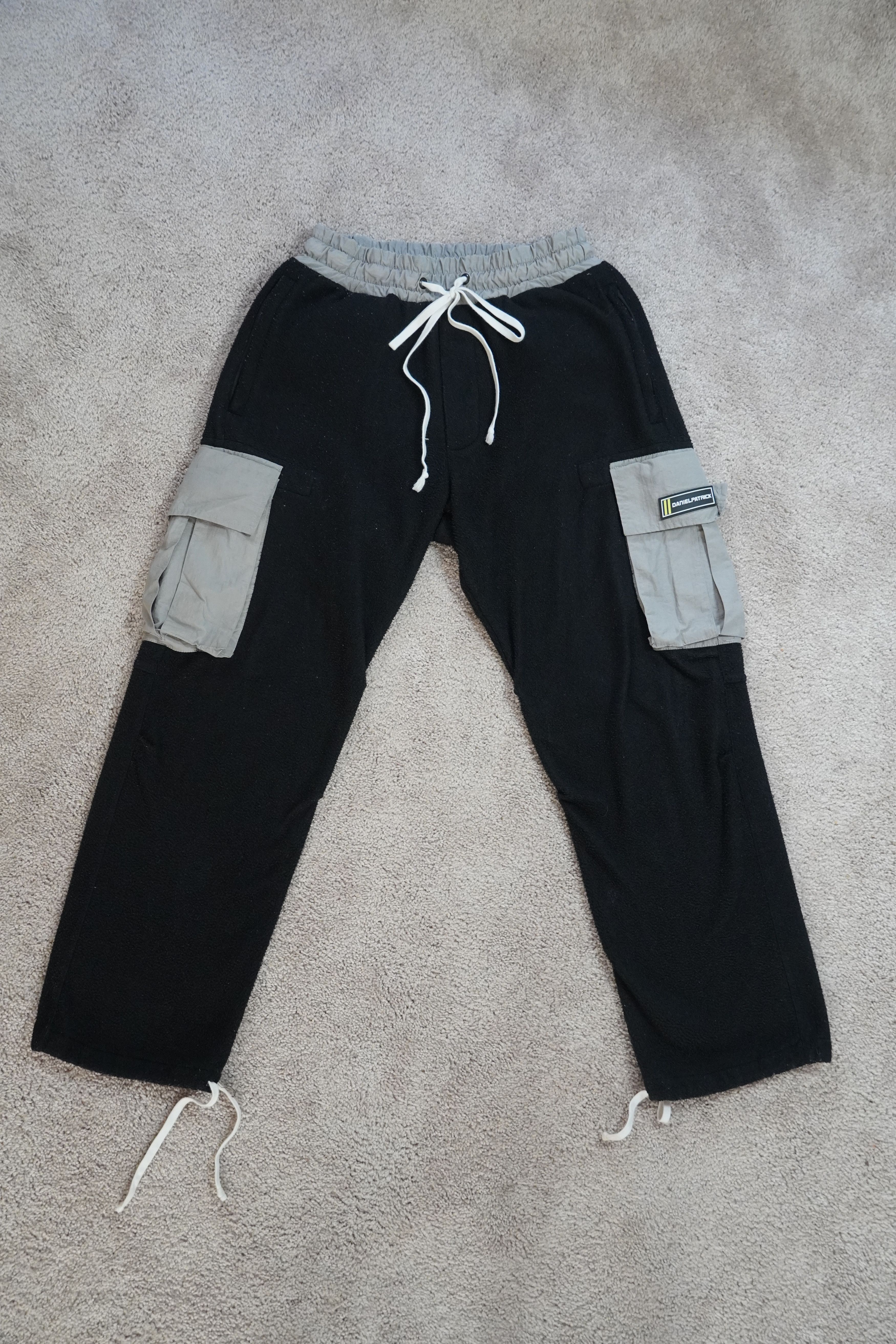 Daniel Patrick NWT DANIEL PATRICK Los Angeles Black Smoke Gray Fleece Cargo Size US 32 / EU 48 - 1 Thumbnail