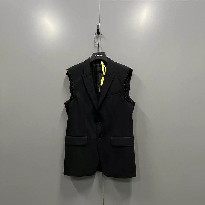Givenchy Givenchy Size50 Black Notched Lapel Suit Vest Size US M / EU 48-50 / 2 - 1 Thumbnail