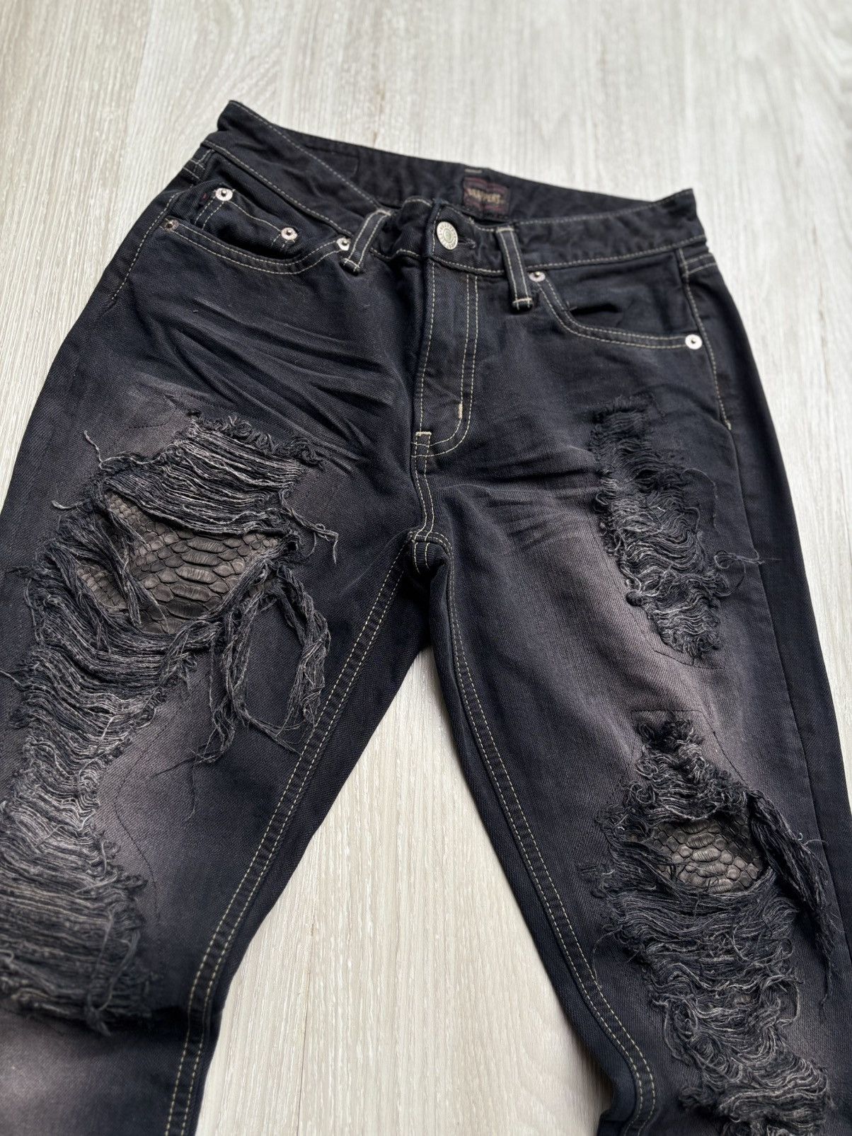 Japanese Brand Brappers distressed flare jeans Size US 26 / EU 42 - 2 Thumbnail