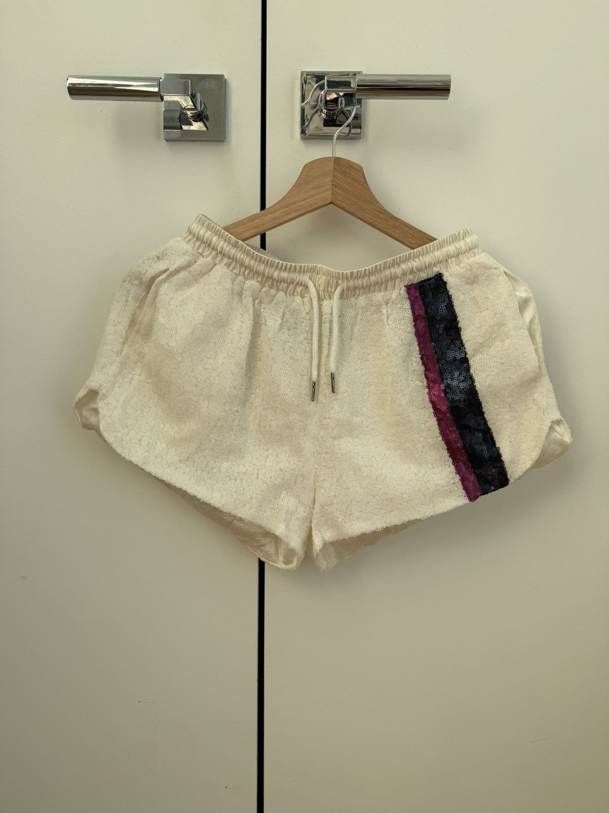 Other Cynthia Rowley Cream Sequin Shorts with Side Stripe – XS Size 25" / US 0 / IT 36 - 1 Thumbnail