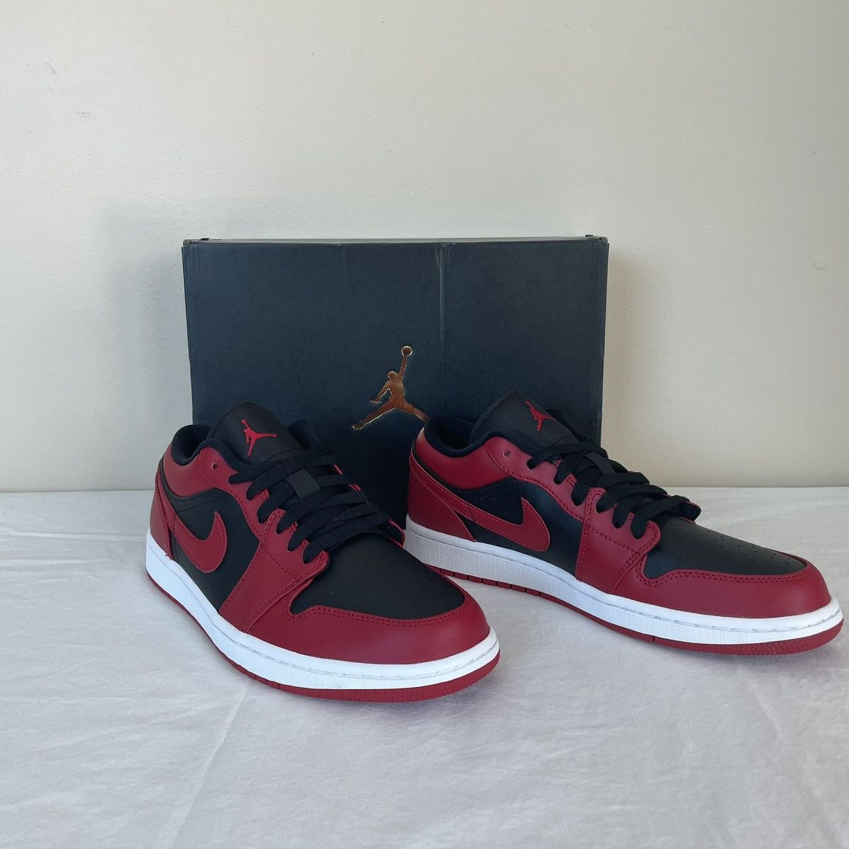 Jordan Brand × Nike Nike Air Jordan 1 Low Reverse Bred Mens Size 8.5 553558-606 Size US 8.5 / EU 41-42 - 4 Thumbnail