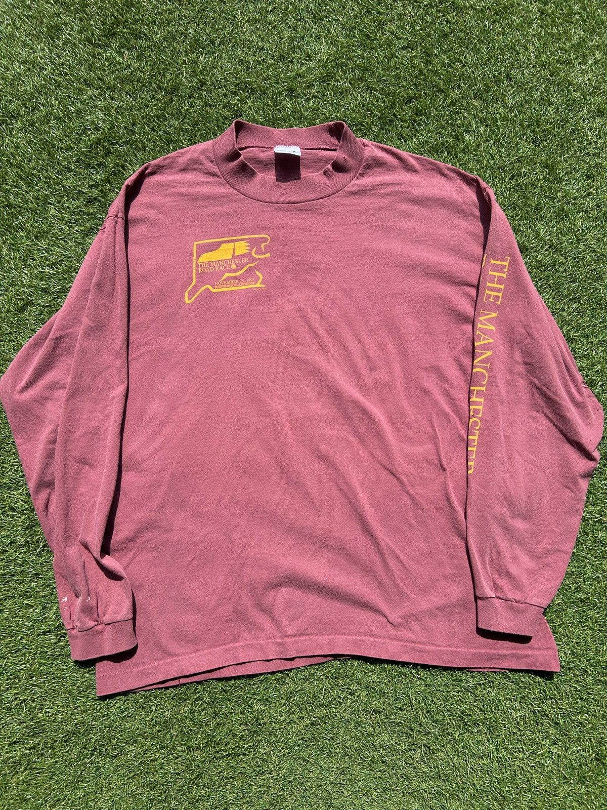 Vintage Vintage 2004 Manchester Road Race Red Long Sleeve T-Shirt Size US L / EU 52-54 / 3 - 2 Thumbnail
