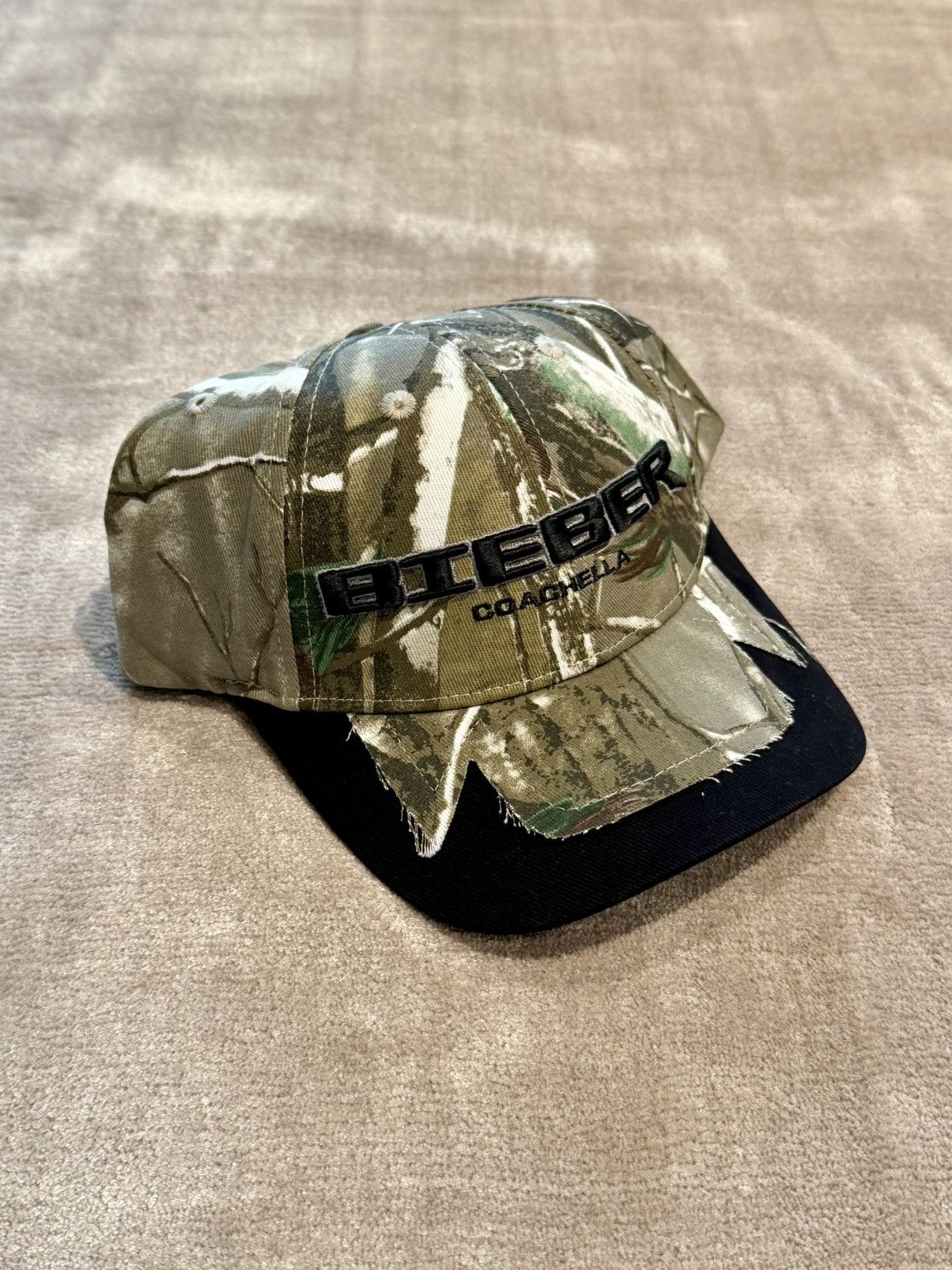帽子 Skylrk beanie camo SKYLRK Justin Bieber SKYLRK Beanie Cherry Camo | Grailed