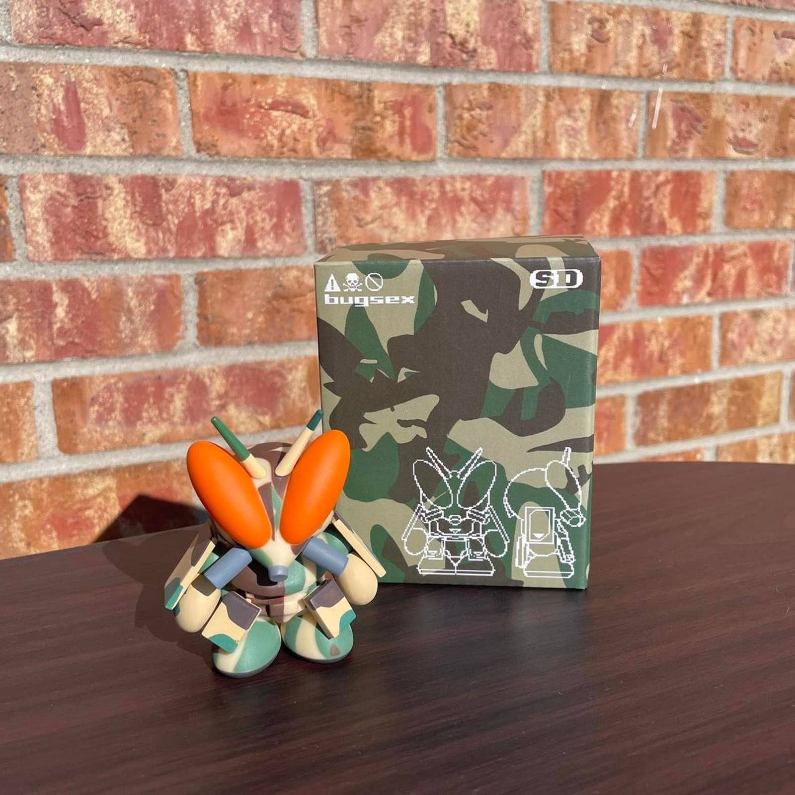 Other BUGSEX SD-21/a.b.u. V1 vinyl figure Size ONE SIZE - 1 Thumbnail