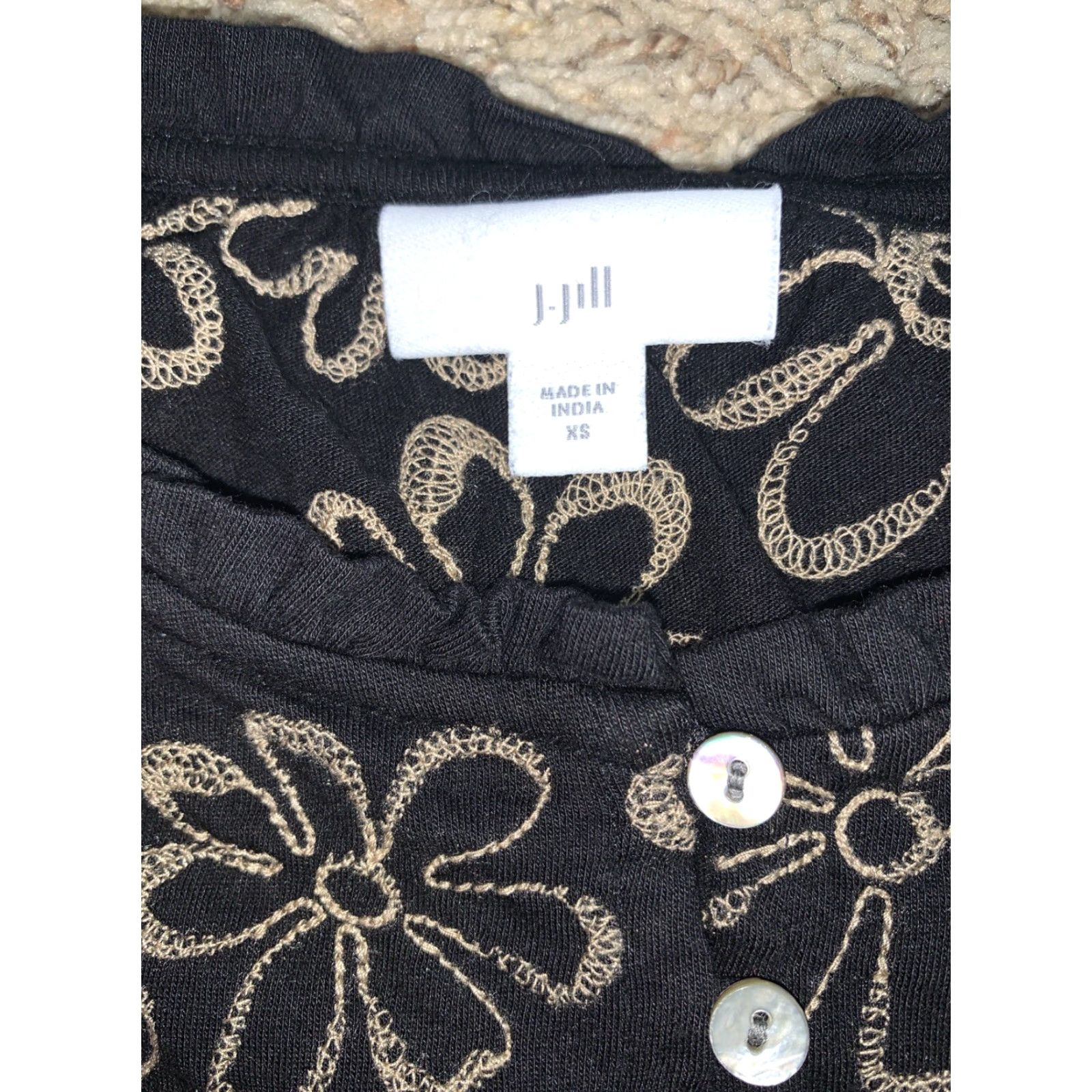 J. Jill J Jill Shirt XS Black Embroidered Floral 3/4 Sleeve Button Pullover Blouse Size XS / US 0-2 / IT 36-38 - 5 Thumbnail