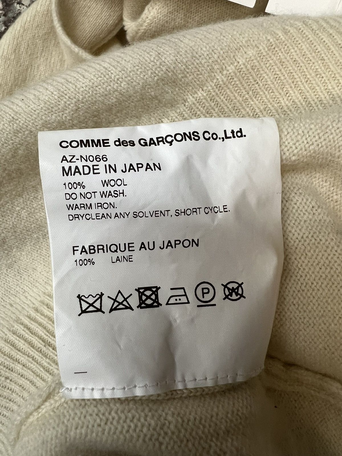 Comme des Garcons PLAY Comme des Garcons Play White Heart Cardigan Size US XXL / EU 58 / 5 - 9 Thumbnail