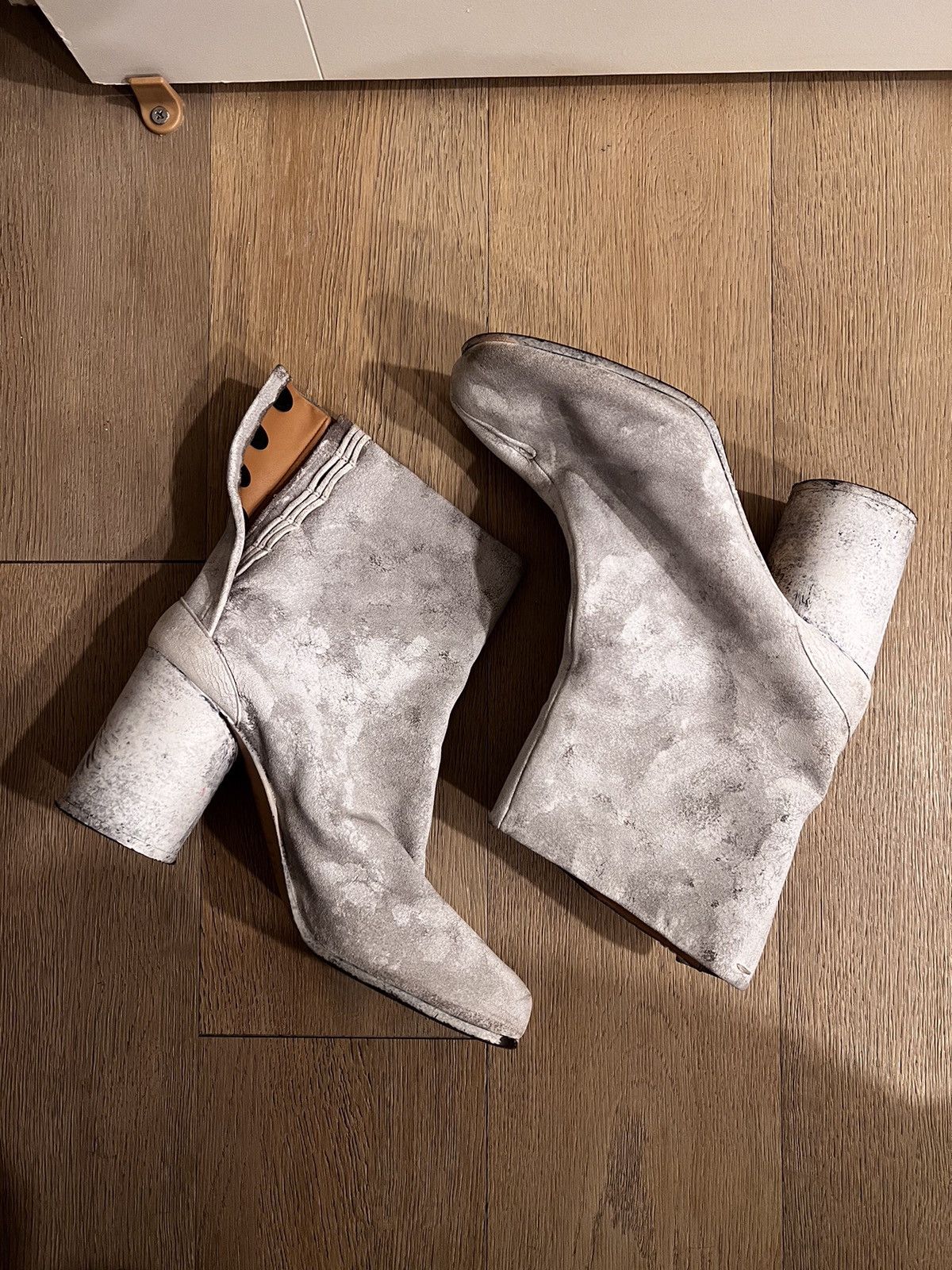 Maison Margiela Maison Margiela Painted Tabi Boots Size US 11 / IT 41 - 1 Thumbnail
