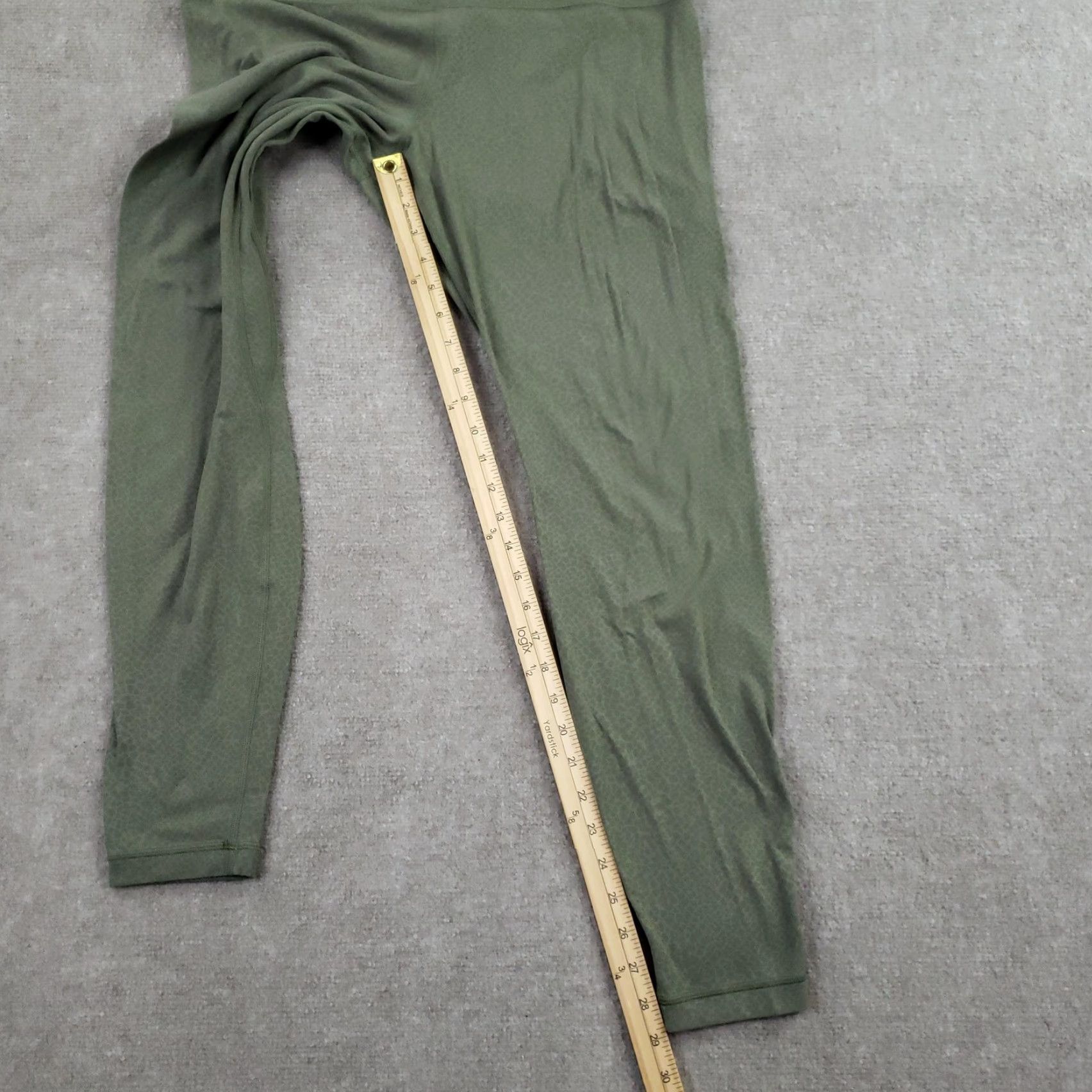 Lululemon Lululemon Green Animal Print High Rise Ankle Leggings Yoga Womens 6 Knit Elastic Waist Pull On Skinny Inseam 28 in Size 28" / US 6 / IT 42 - 2 Thumbnail