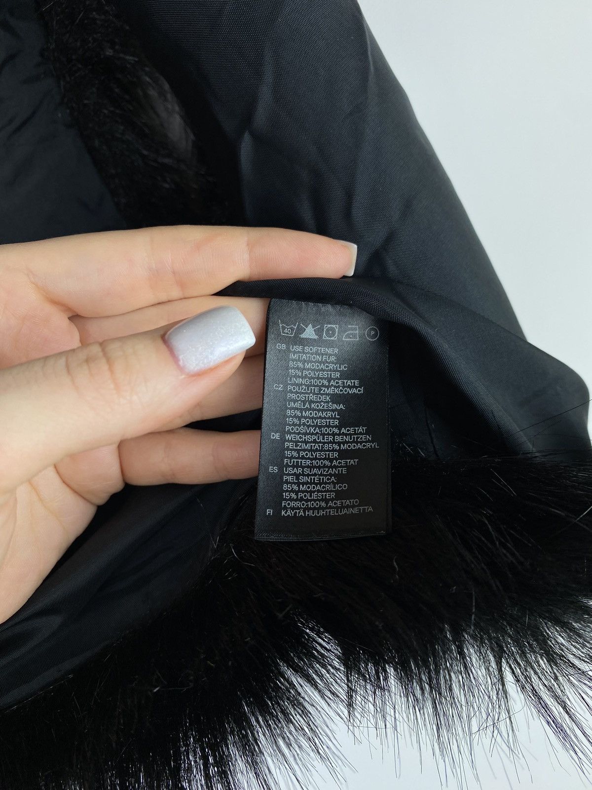 H&M × Jimmy Choo Jimmy Choo for H&M ladies faux fur vest gilet size US 8 Size M / US 6-8 / IT 42-44 - 9 Thumbnail