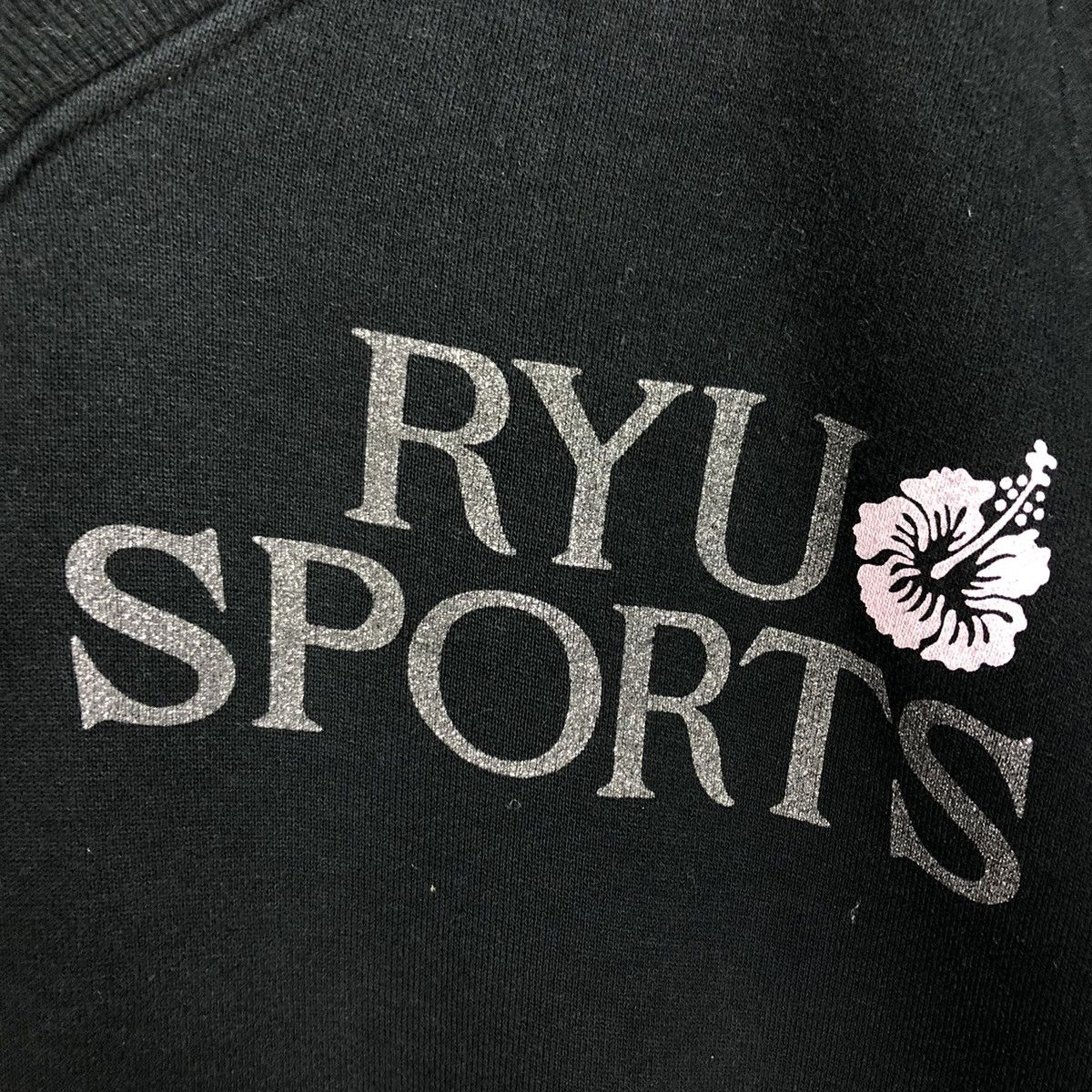 Japanese Brand RYU Sports Floral Crest V-Neck Sweat Obscure Japanese Label Size US M / EU 48-50 / 2 - 15 Thumbnail