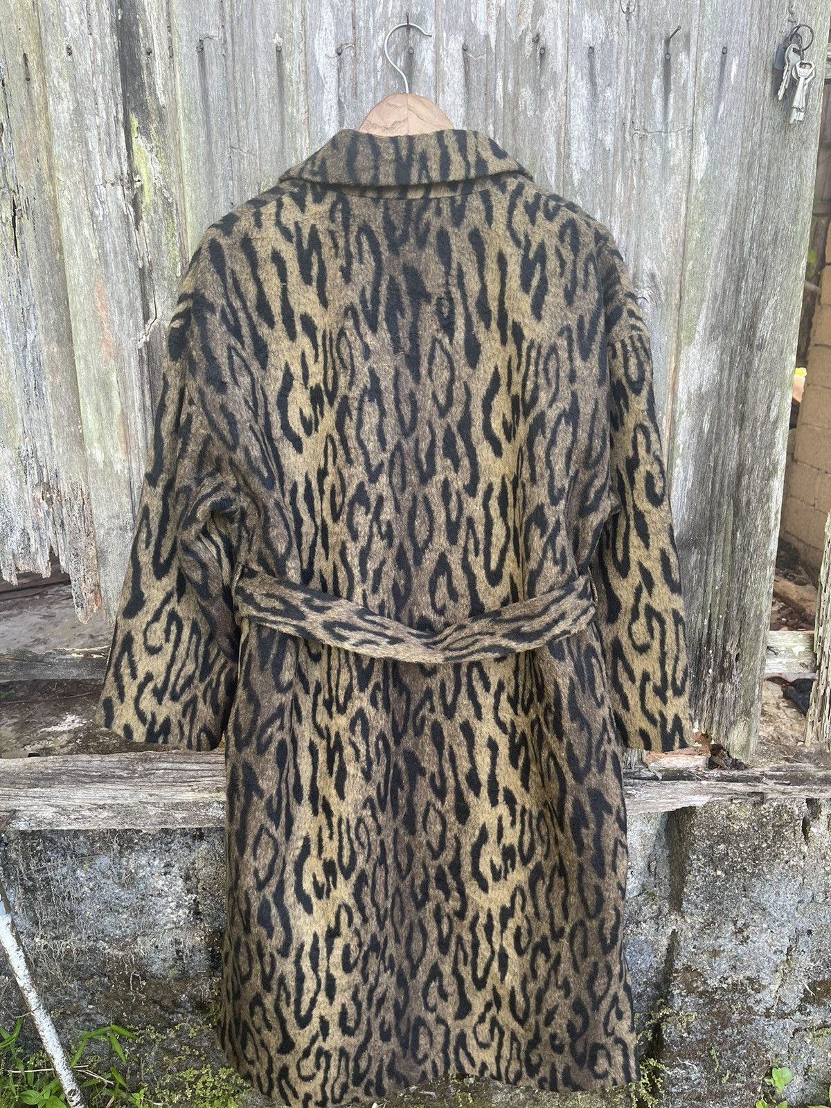 Japanese Brand MOUSSY Leopard Faux Fur Robe Coat – Tokyo Streetwear Luxe Size US M / EU 48-50 / 2 - 10 Thumbnail