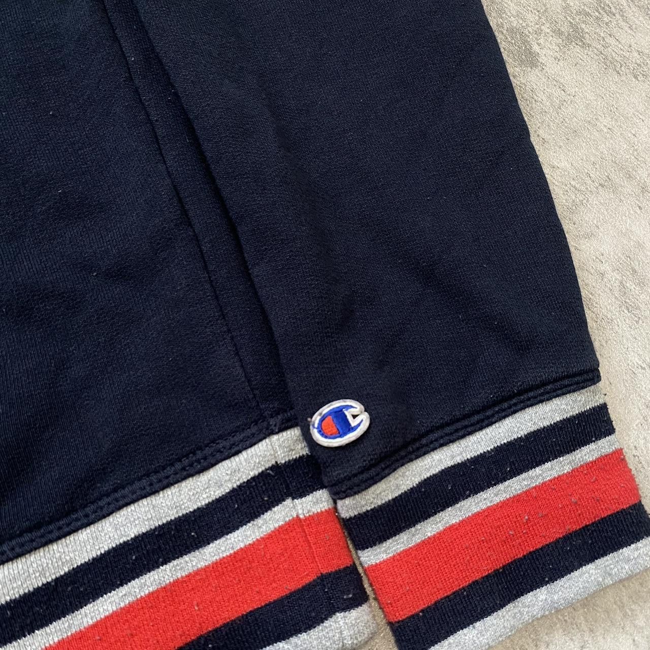 Champion Navy Champion hoodie with Streetwear rap hip hop vintage y2k Size US L / EU 52-54 / 3 - 4 Thumbnail