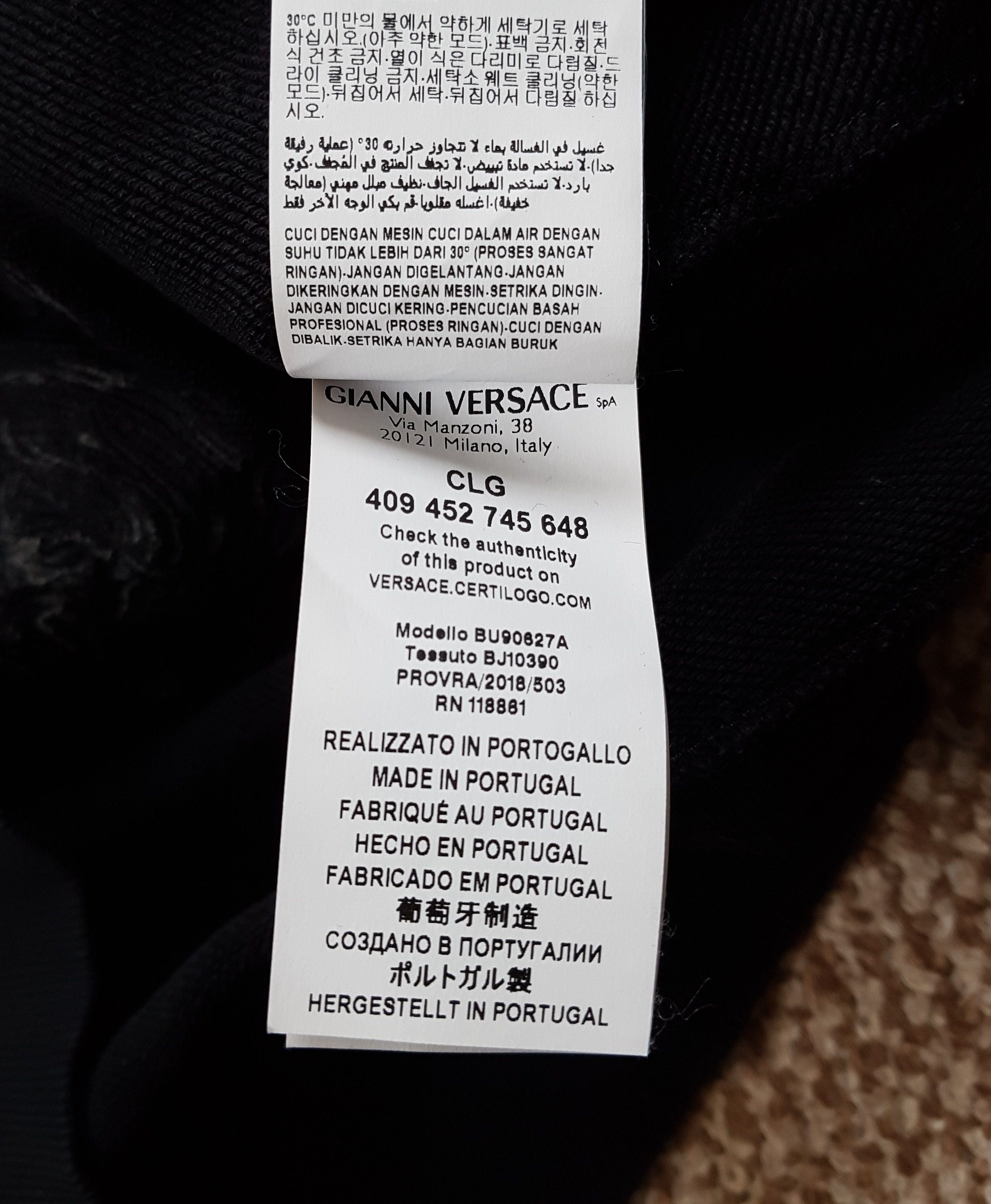 Versace Versace Versus Embroidered Pin Sweatshirt Black sz S Size US S / EU 44-46 / 1 - 14 Thumbnail