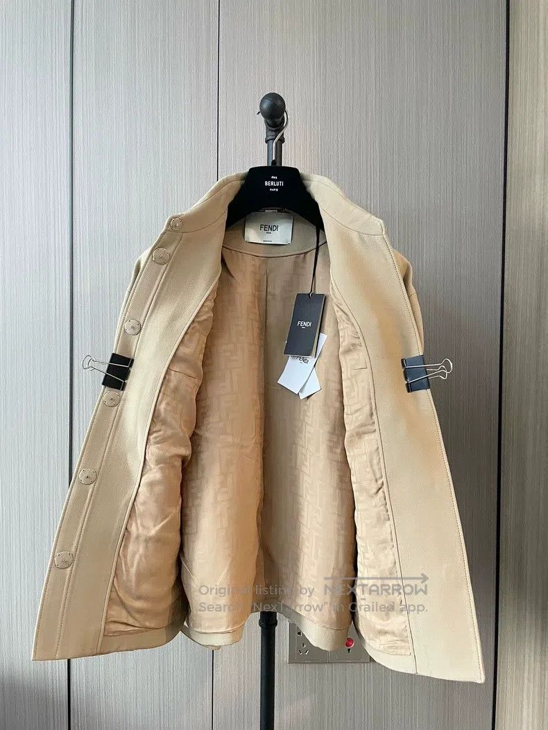 Fendi Fendi The lady's beige coat Size XS / US 0-2 / IT 36-38 - 3 Thumbnail