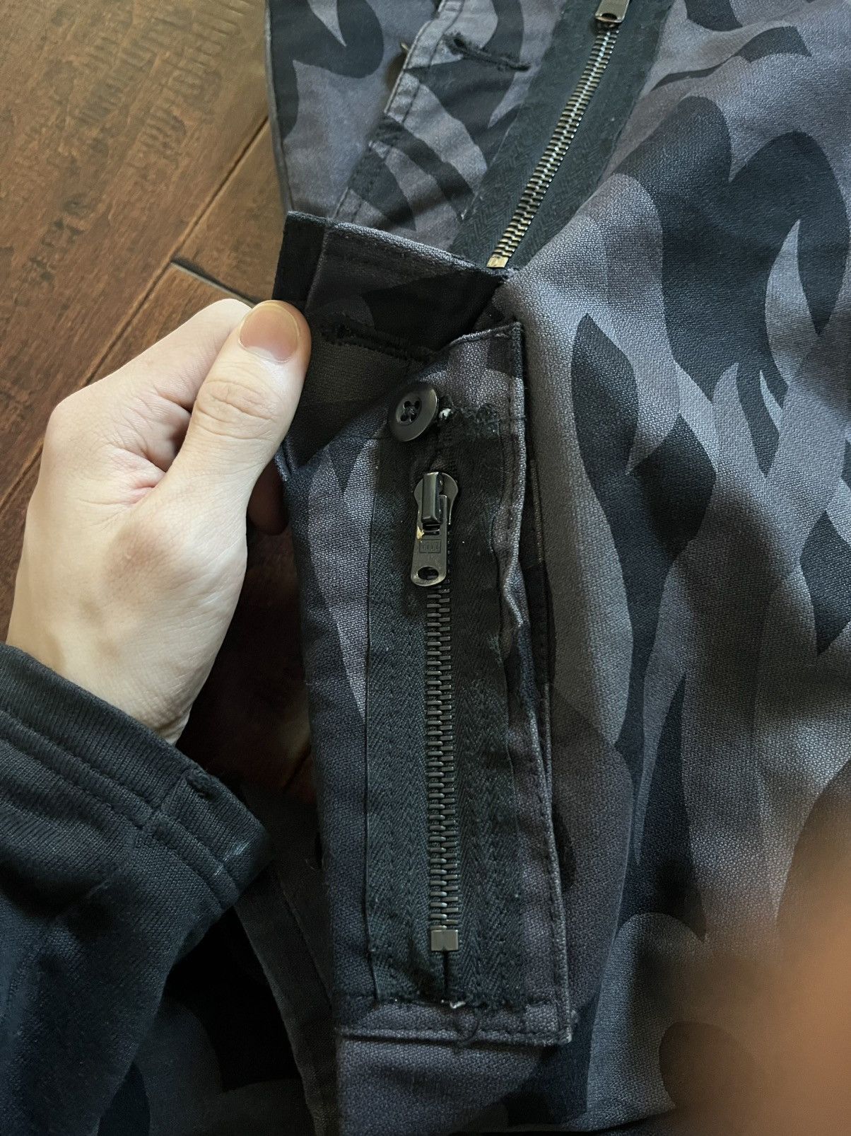 Number (N)ine AW04 Black Tribal Camo Bondage Zipper Cargo Pants FW04 Size US 29 - 6 Thumbnail