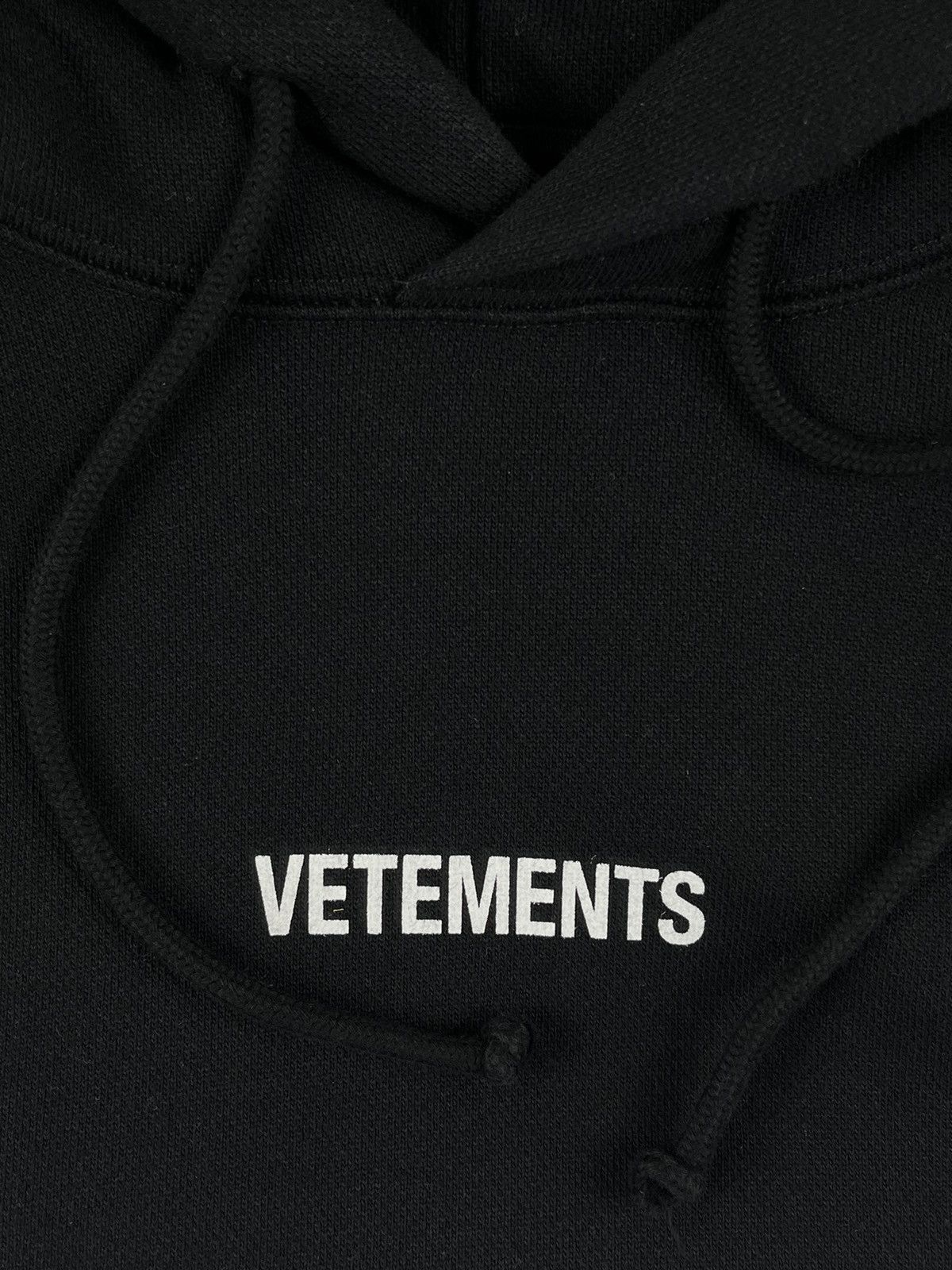 Vetements AW19 Vetements Translation Side Tag Logo Hoodie Black Size US XS / EU 42 / 0 - 3 Thumbnail