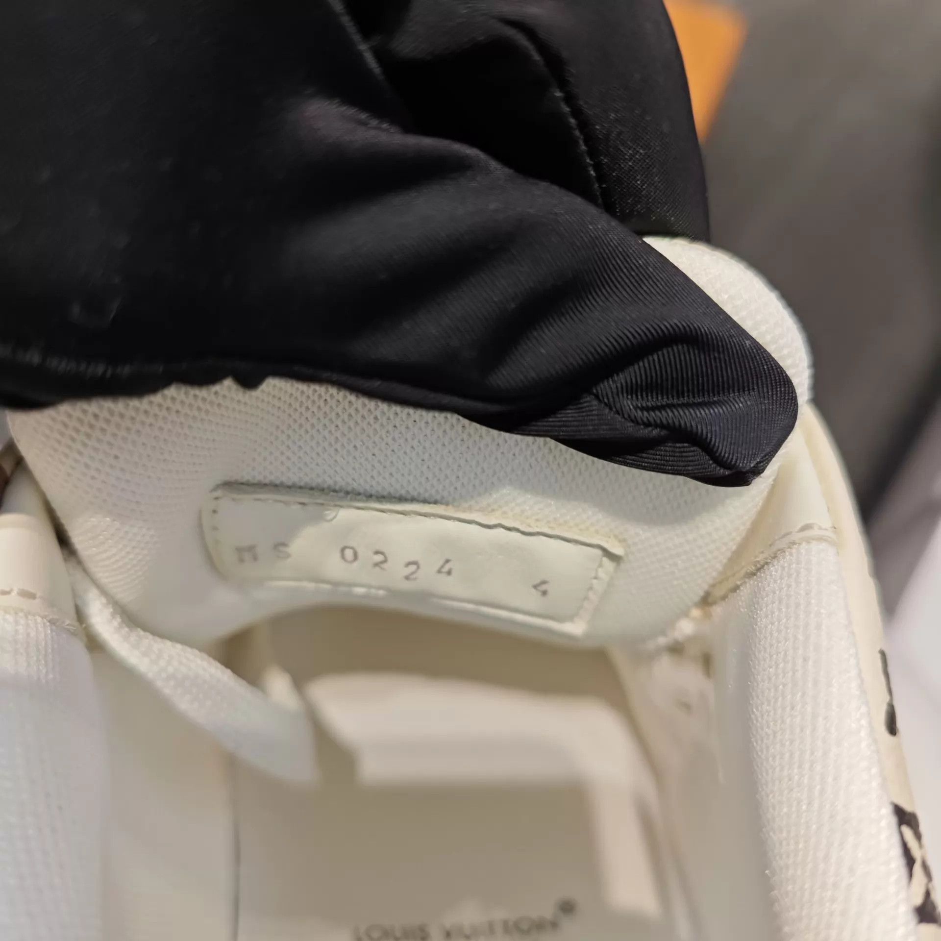 Louis Vuitton LV Unworn Allover Logo White Trainers 4 Size US 4 / IT 34 - 9 Thumbnail