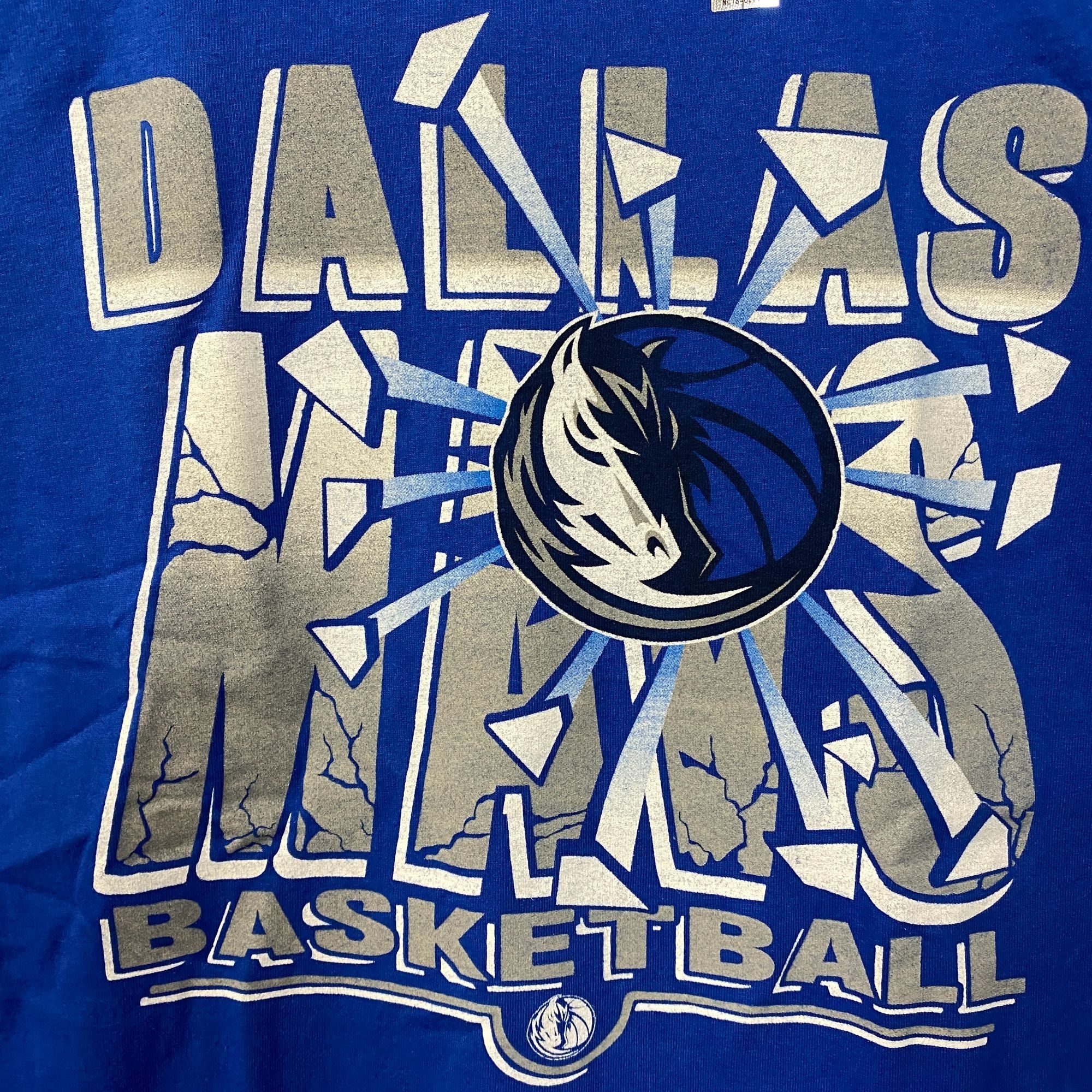 Junk Food Junk Food Dallas Mavericks Break Through Basketball T-Shirt Size US L / EU 52-54 / 3 - 2 Thumbnail