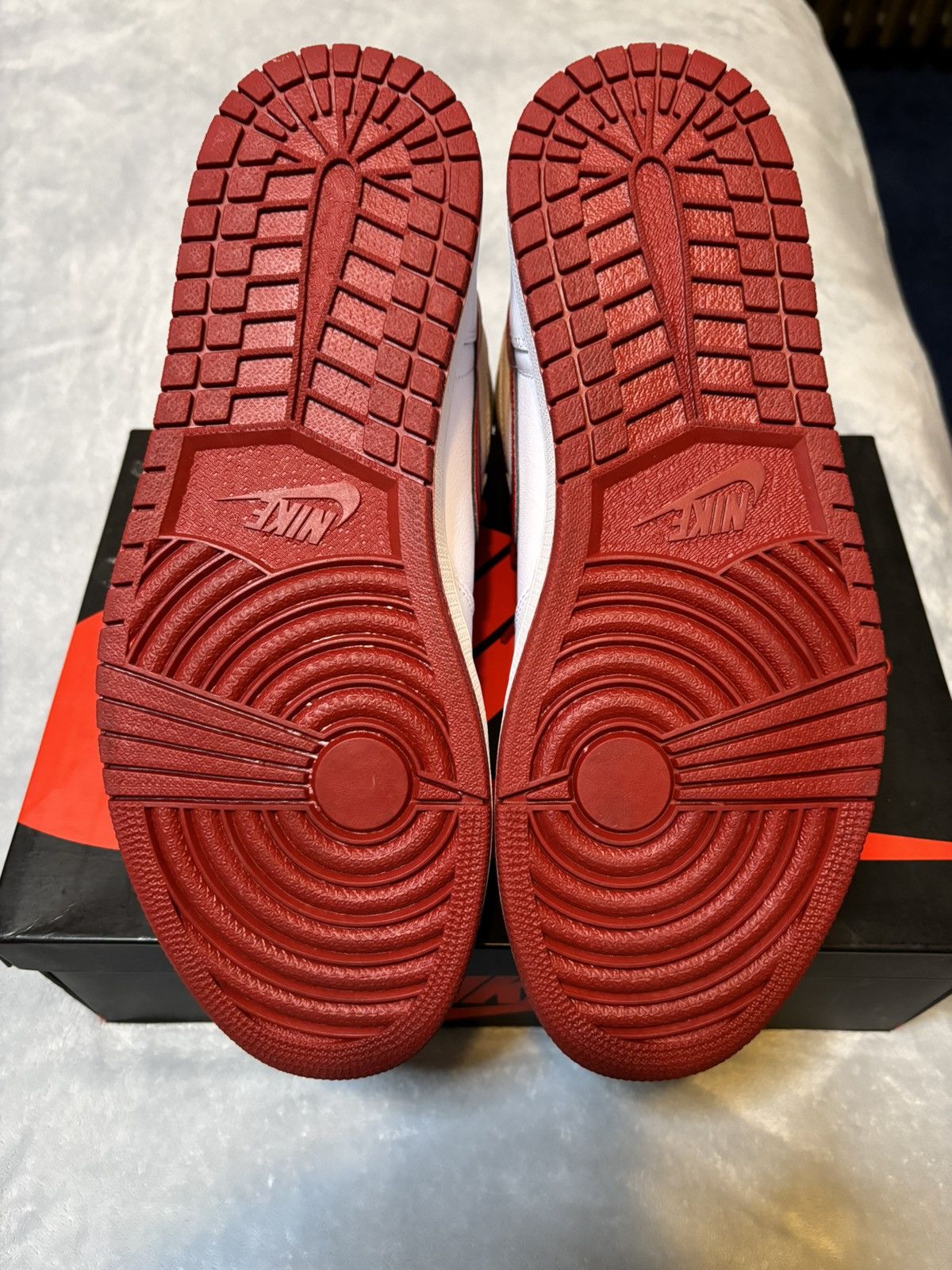 Jordan Brand Air Jordan 1 Retro OG High Metallic Red 2017 Size 11.5 Size US 11.5 / EU 44-45 - 7 Thumbnail