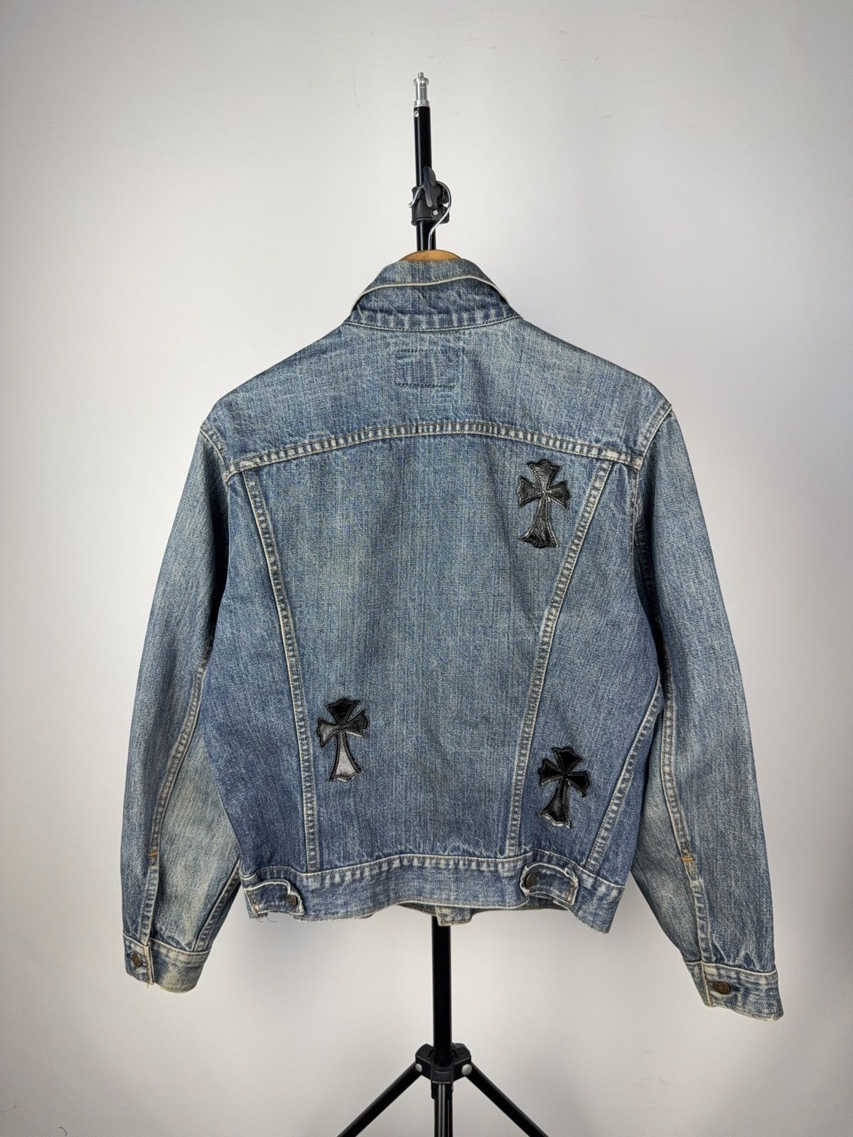 Levi's Vintage Clothing Vintage 90s Levi’s Chrome Hearts❗️Style Cross Denim Jacket Size US XS / EU 42 / 0 - 13 Thumbnail