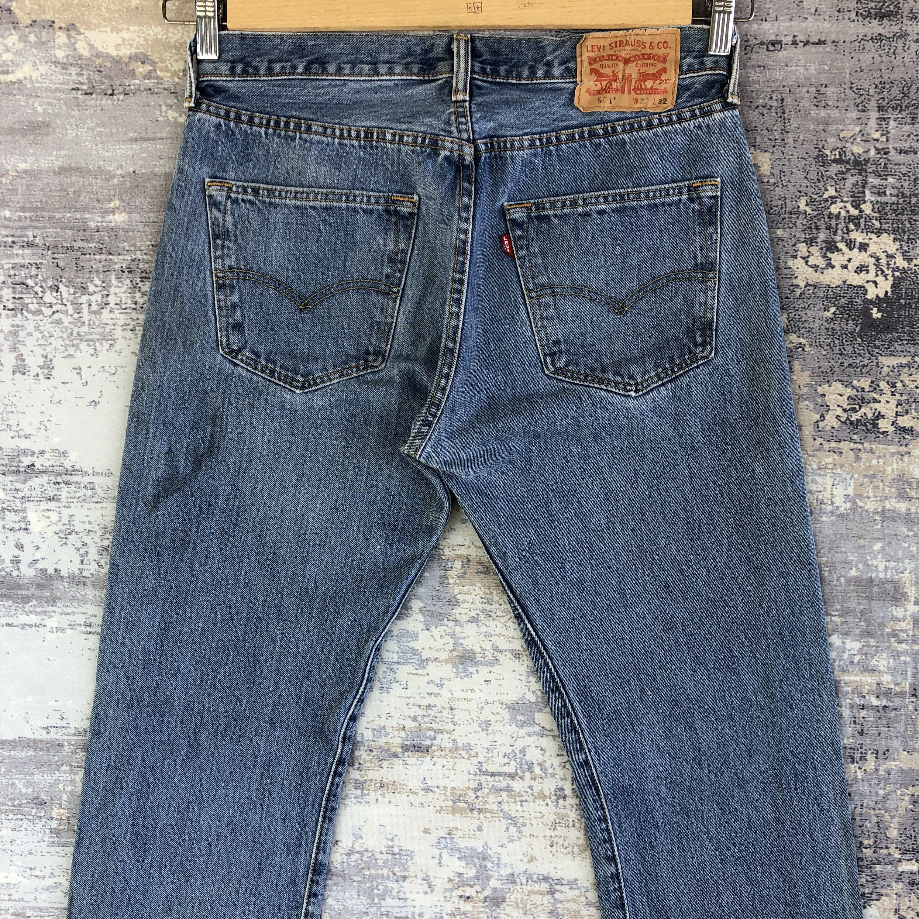 Levi's Vintage Levis 501 Faded Jeans Levi's Stonewash Denim Size US 32 / EU 48 - 4 Thumbnail