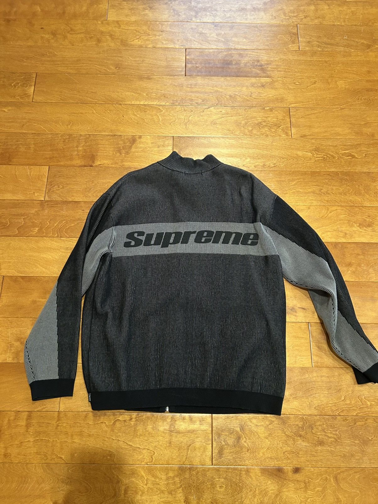 トップス supreme zip up 2-tone ribbed sweate Supreme 2-Tone Ribbed Zip Up Sweater (FW22) - $188