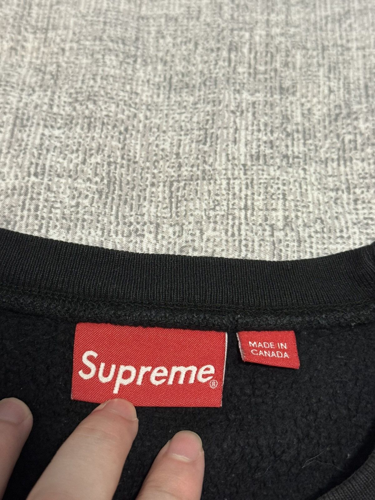 Supreme Supreme fw18 black on black box logo crewneck Size US XL / EU 56 / 4 - 2 Thumbnail