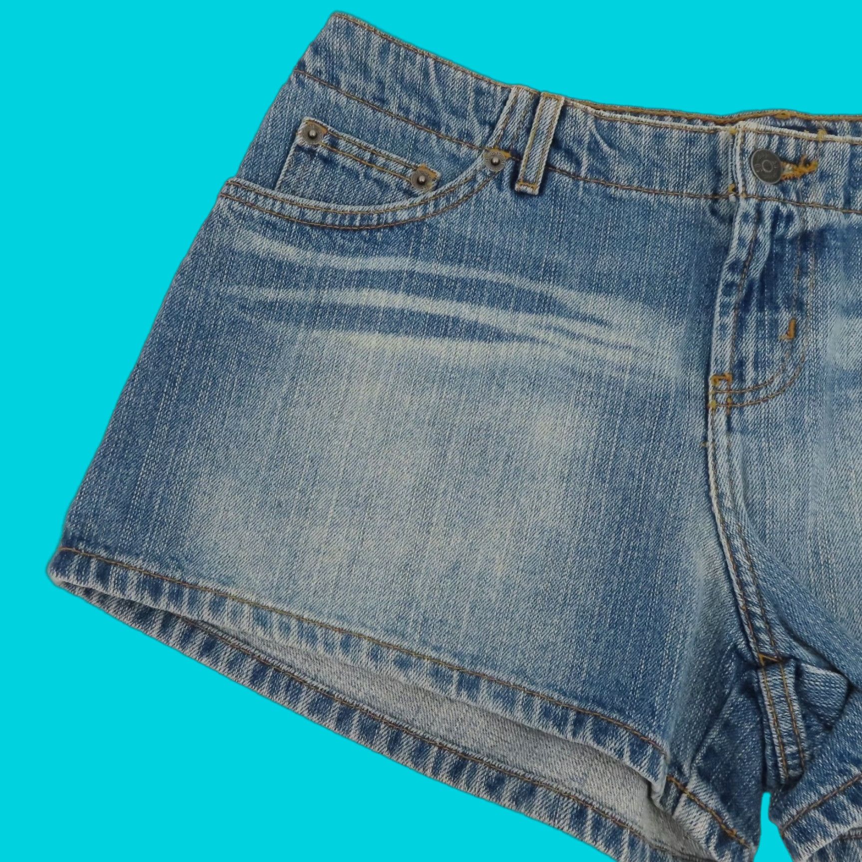 Denime VINTAGE SO Juniors 11 No Waist Blue Denim City Shorts 3in Inseam Whiskered NEW Jeans Hot Pants Girls Size 32" / US 10 / IT 46 - 1 Thumbnail