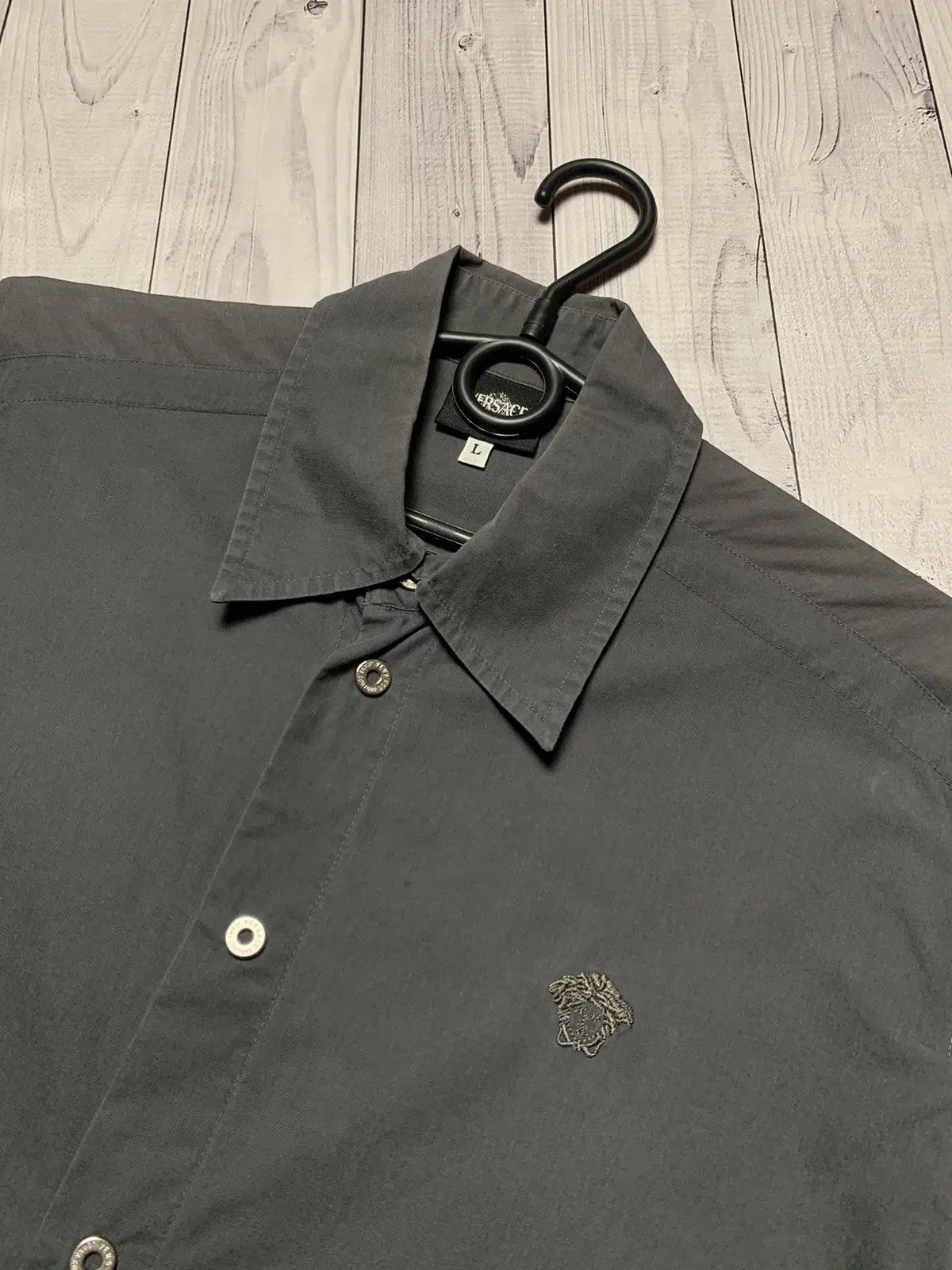 Versace Jeans Couture Vintage Versace jeans couture shirt logo size L Size US L / EU 52-54 / 3 - 3 Thumbnail