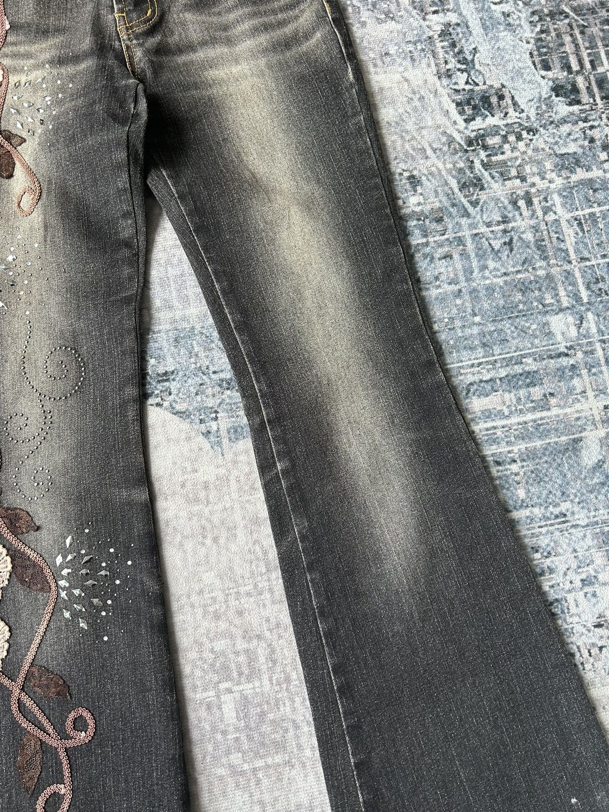 If Six Was Nine Lucy Pearl Flared Jeans Size US 29 - 8 Thumbnail