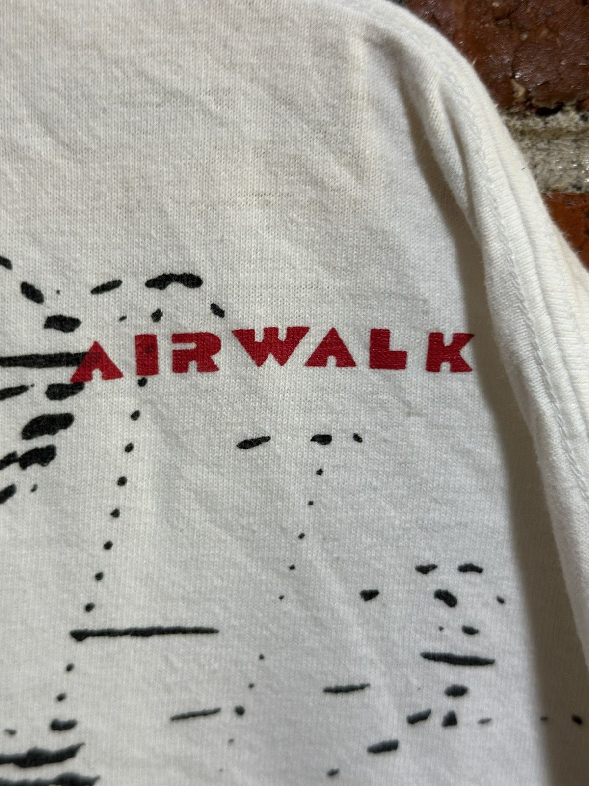 Airwalk Vintage Airwalk Overprint Long Sleeve Tee Size US XXL / EU 58 / 5 - 5 Thumbnail
