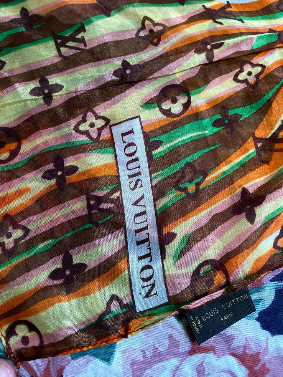 Louis Vuitton Louis Vuitton Multicolor Silk Geometric Shawl Scarf . Size ONE SIZE - 4 Thumbnail