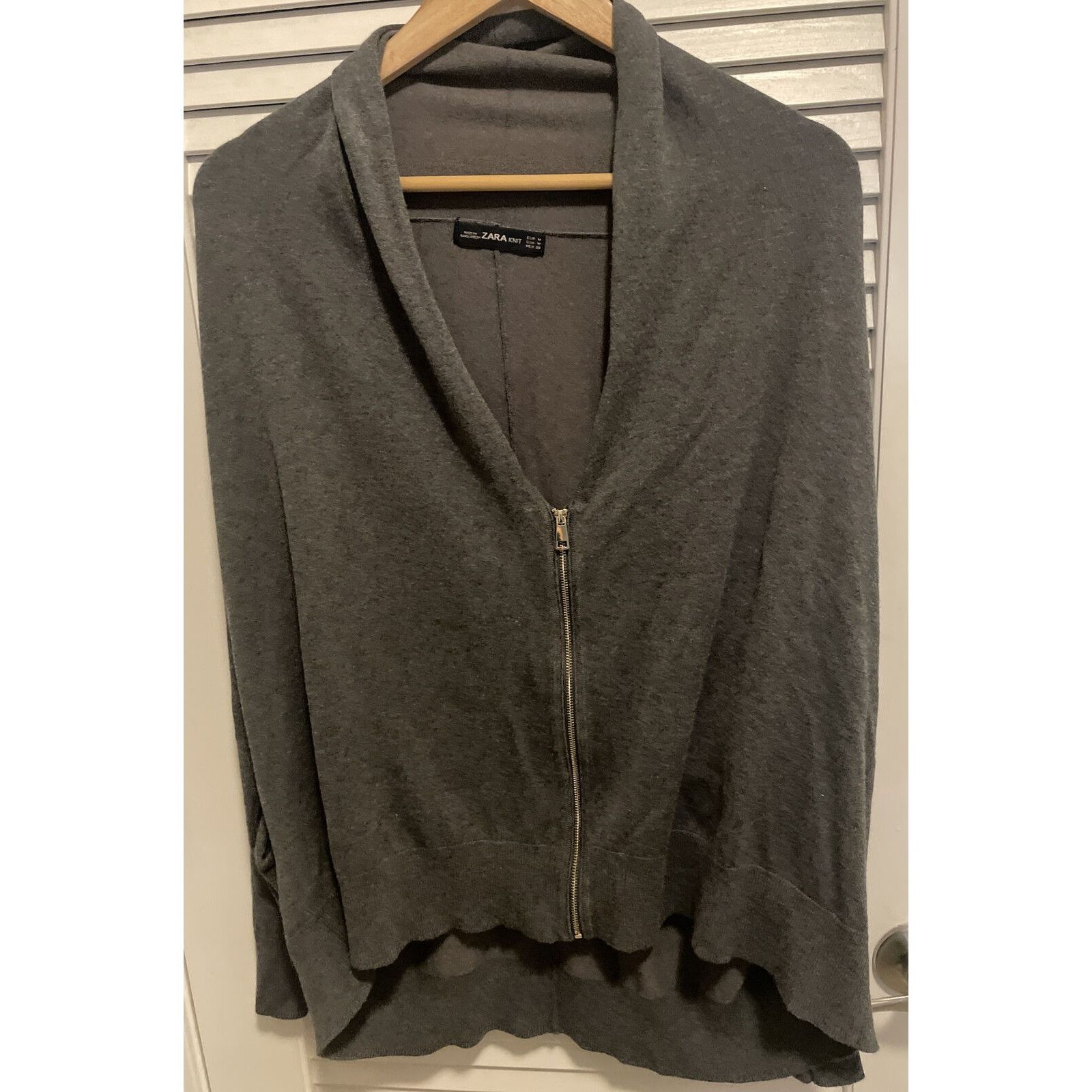 Zara ZARA Knit Oversized Gray Sweater Size Medium Zip Pockets Size M / US 6-8 / IT 42-44 - 1 Thumbnail