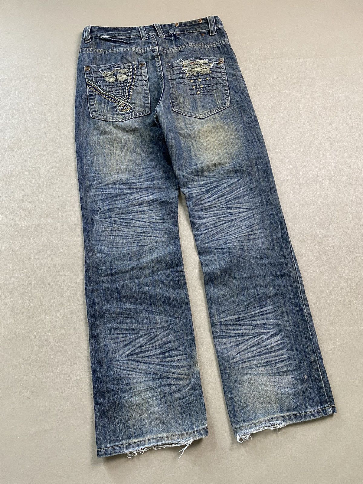 If Six Was Nine × Japanese Brand × Le Grande Bleu (L.G.B.) 2000s Kuyizu Distressed Grunge Denim Jeans Size US 31 - 4 Thumbnail