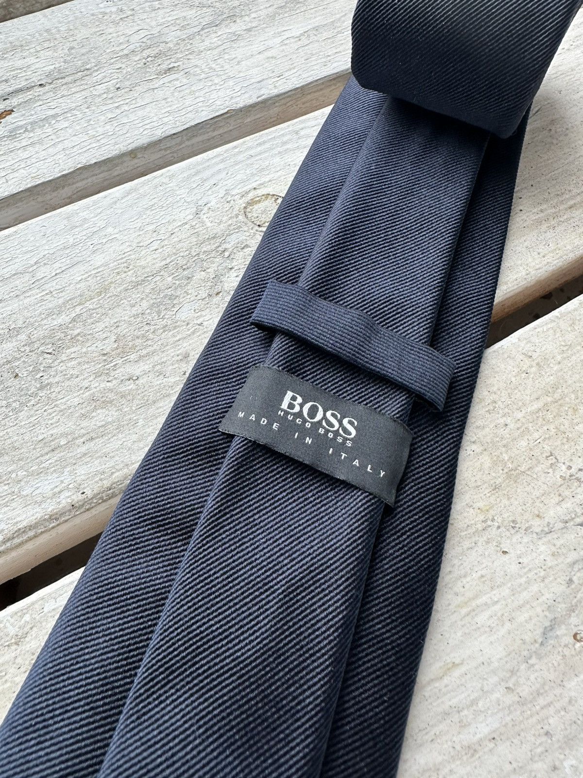 Hugo Boss 🚨Hugo Boss Tie LUXURY VINTAGE RARE OLD MONEY BASIC Size ONE SIZE - 3 Thumbnail