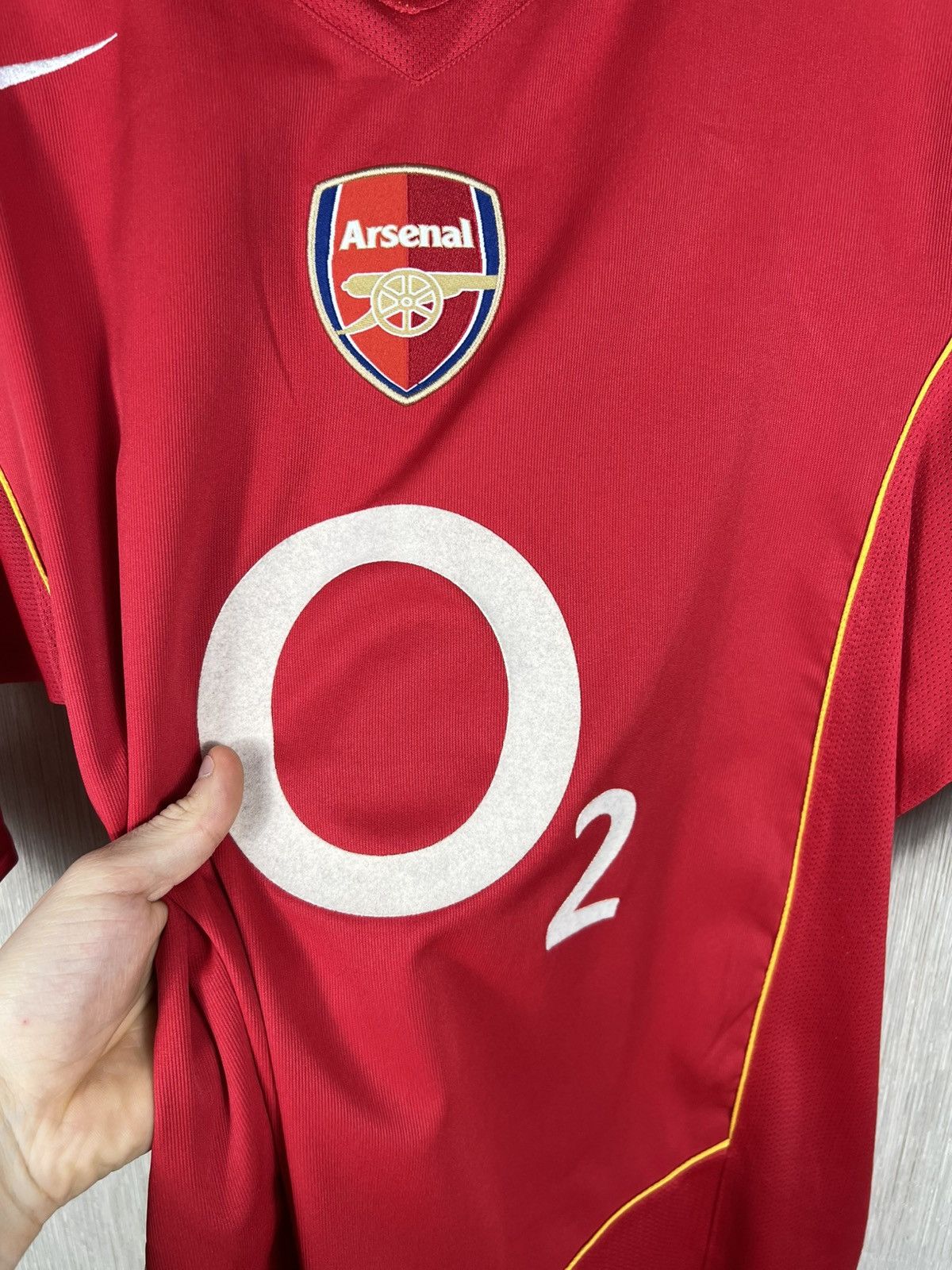 Nike Vintage Nike Arsenal total 90 O2 jersey central logo t-shirt Size US L / EU 52-54 / 3 - 7 Thumbnail