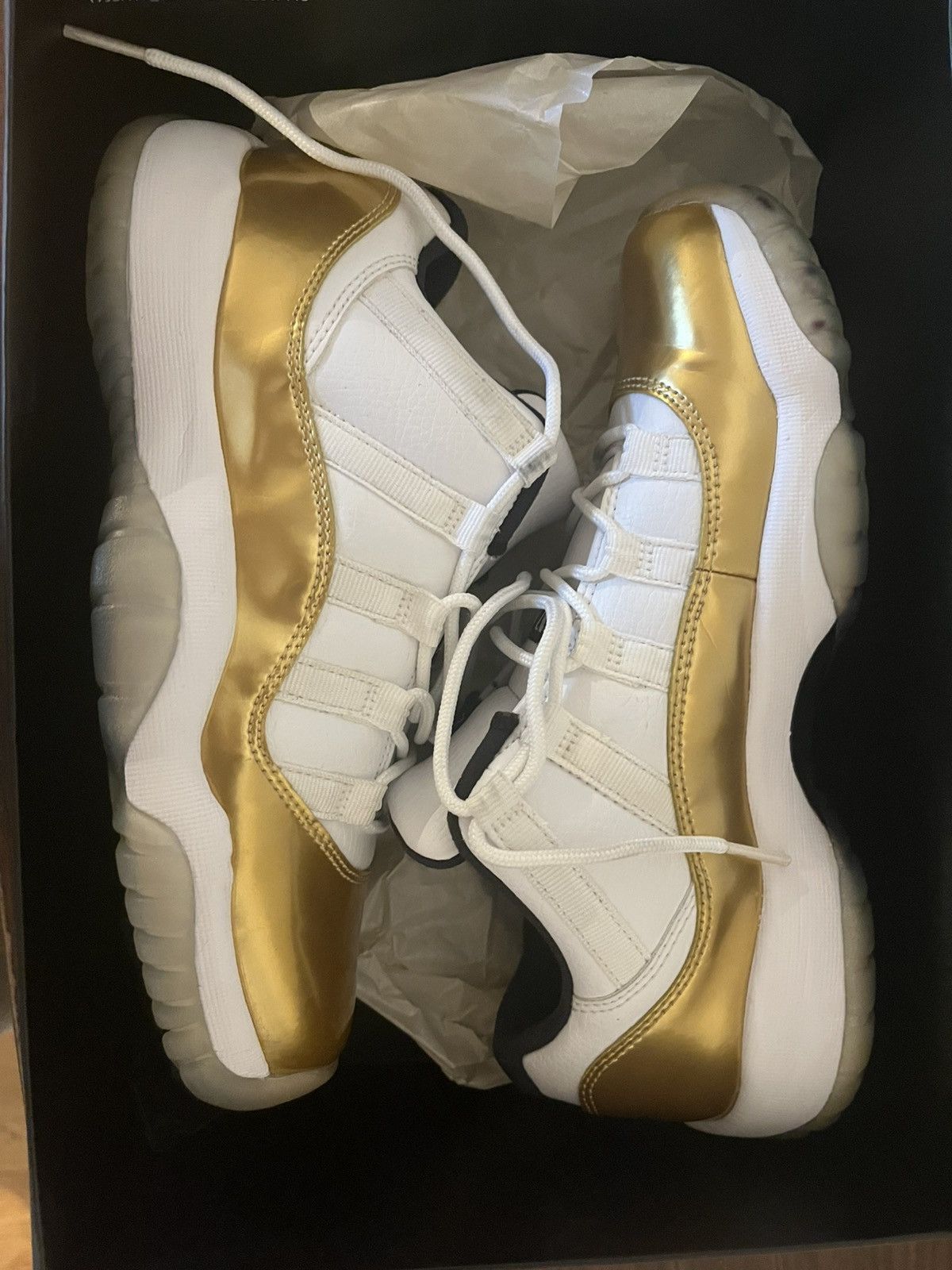 Nike Jordan 11 Retro Low Size US 6.5 / EU 39-40 - 8 Thumbnail