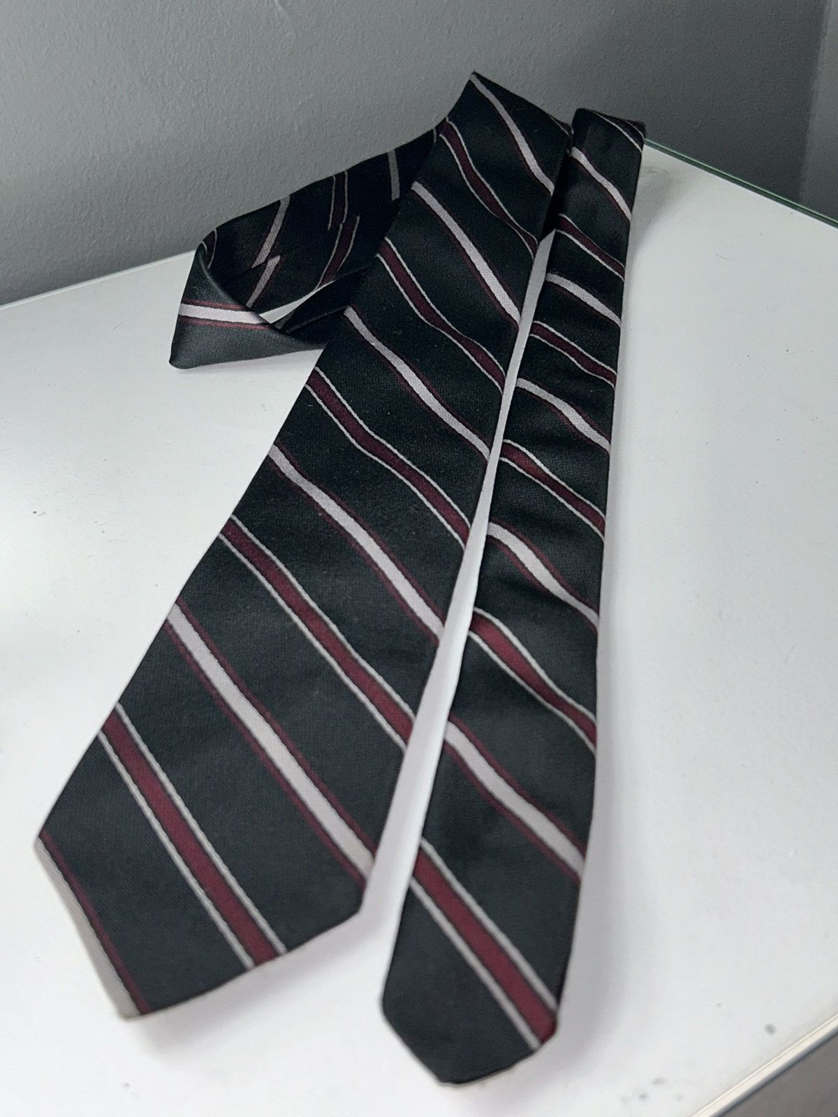 Givenchy Givenchy Gentleman Paris Black/Red/White Neck Tie Size ONE SIZE - 7 Thumbnail