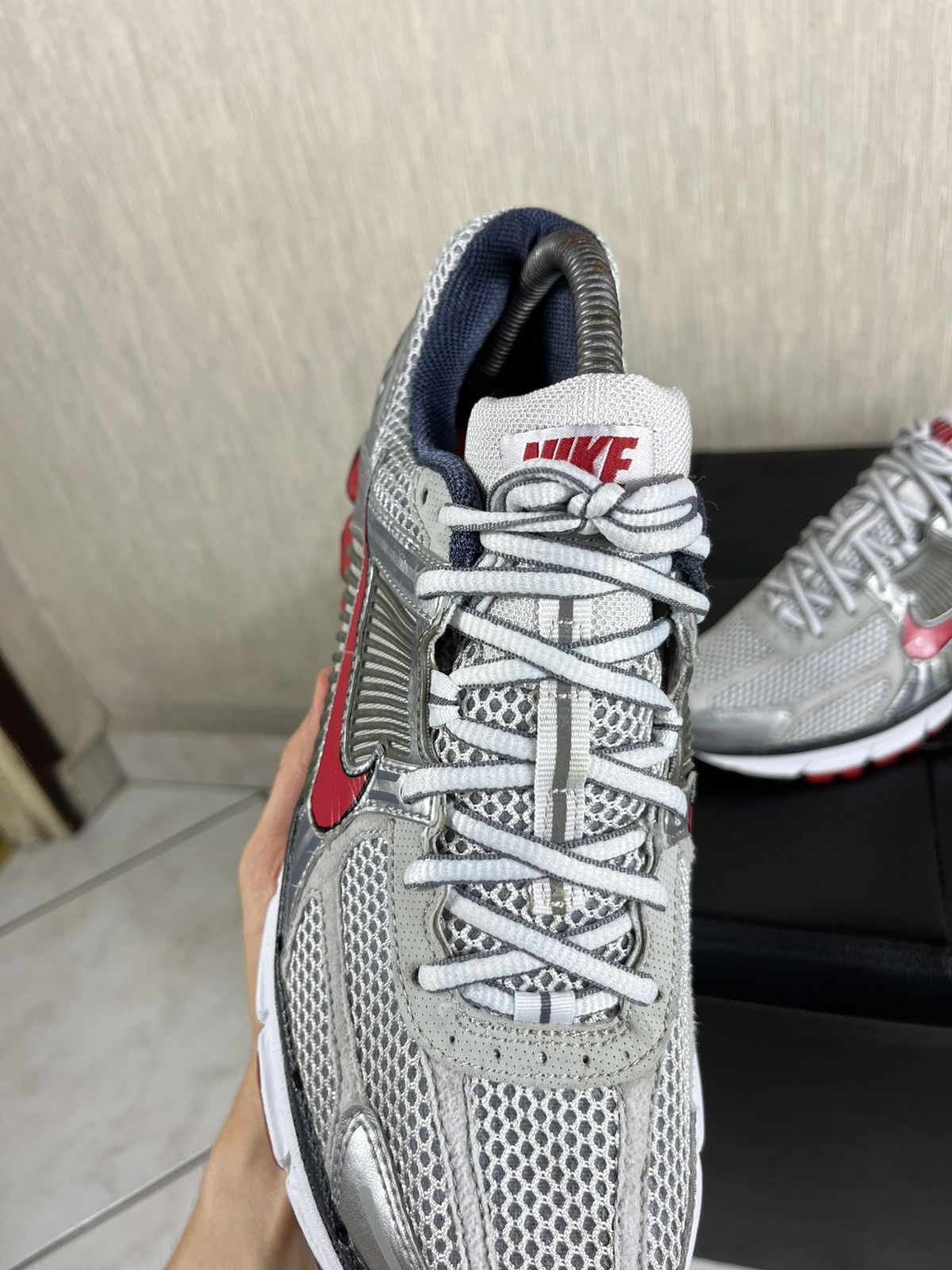 Nike Vintage Nike Vomero 5 mesh y2k silver retro sneakers shoes Size US 8 / EU 41 - 8 Thumbnail