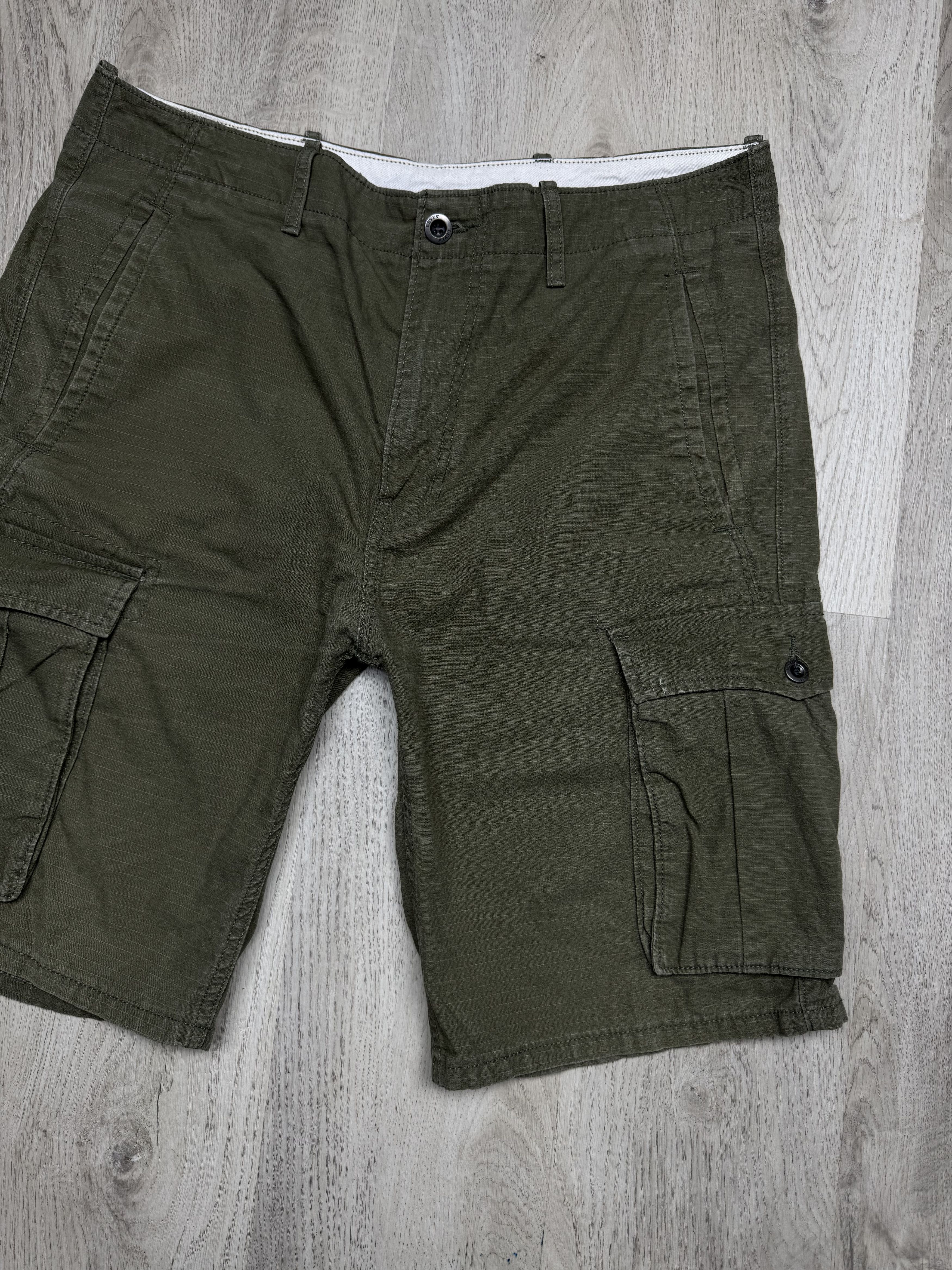 Levi's Levi's Vintage Mens Cargo Shorts Size US 36 / EU 52 - 2 Thumbnail