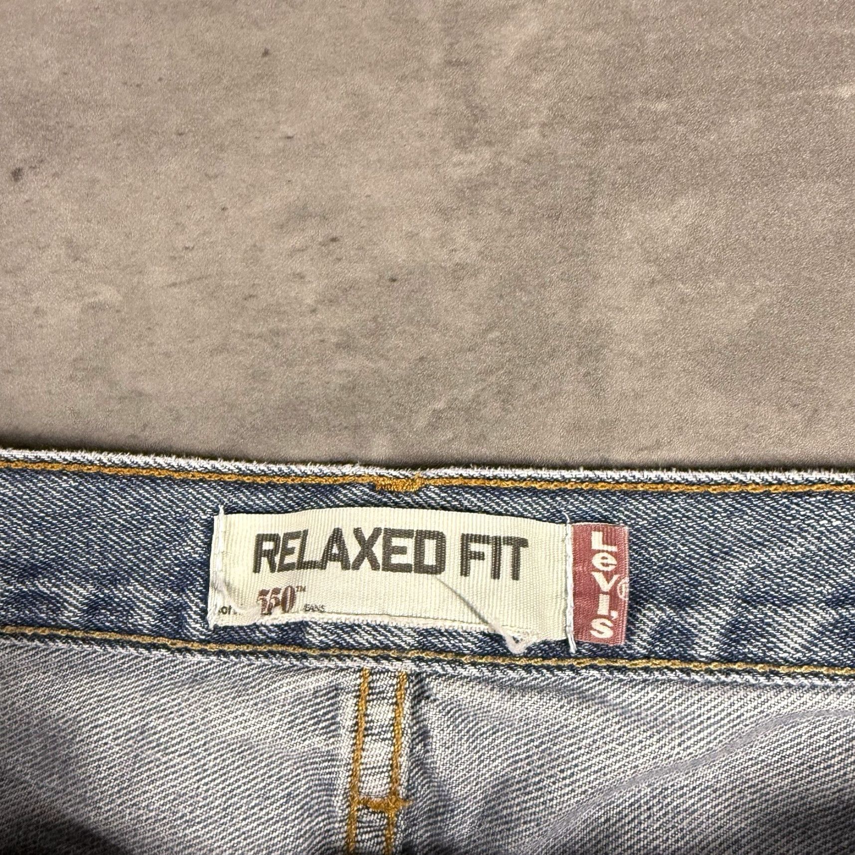 Levi's VINTAGE Levi's 550 Blue Jean 34x32 34x31 Relaxed Straight Denim 90s Mens Jeans Size US 34 / EU 50 - 5 Thumbnail