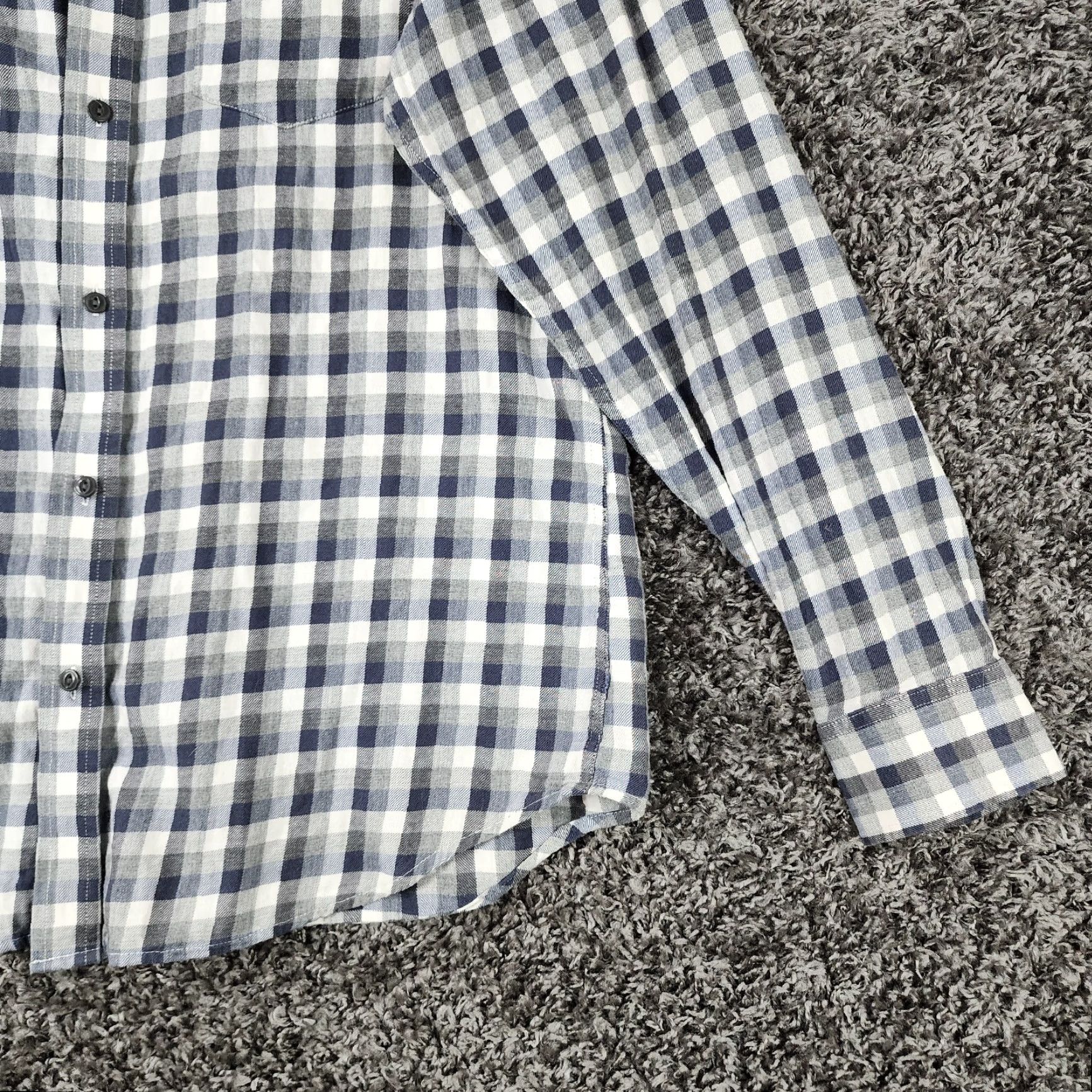 Banana Republic Banana Republic Shirt Men Long Sleeve Button-Up Flannel Plaid Gray Blue Size L Size US L / EU 52-54 / 3 - 2 Thumbnail