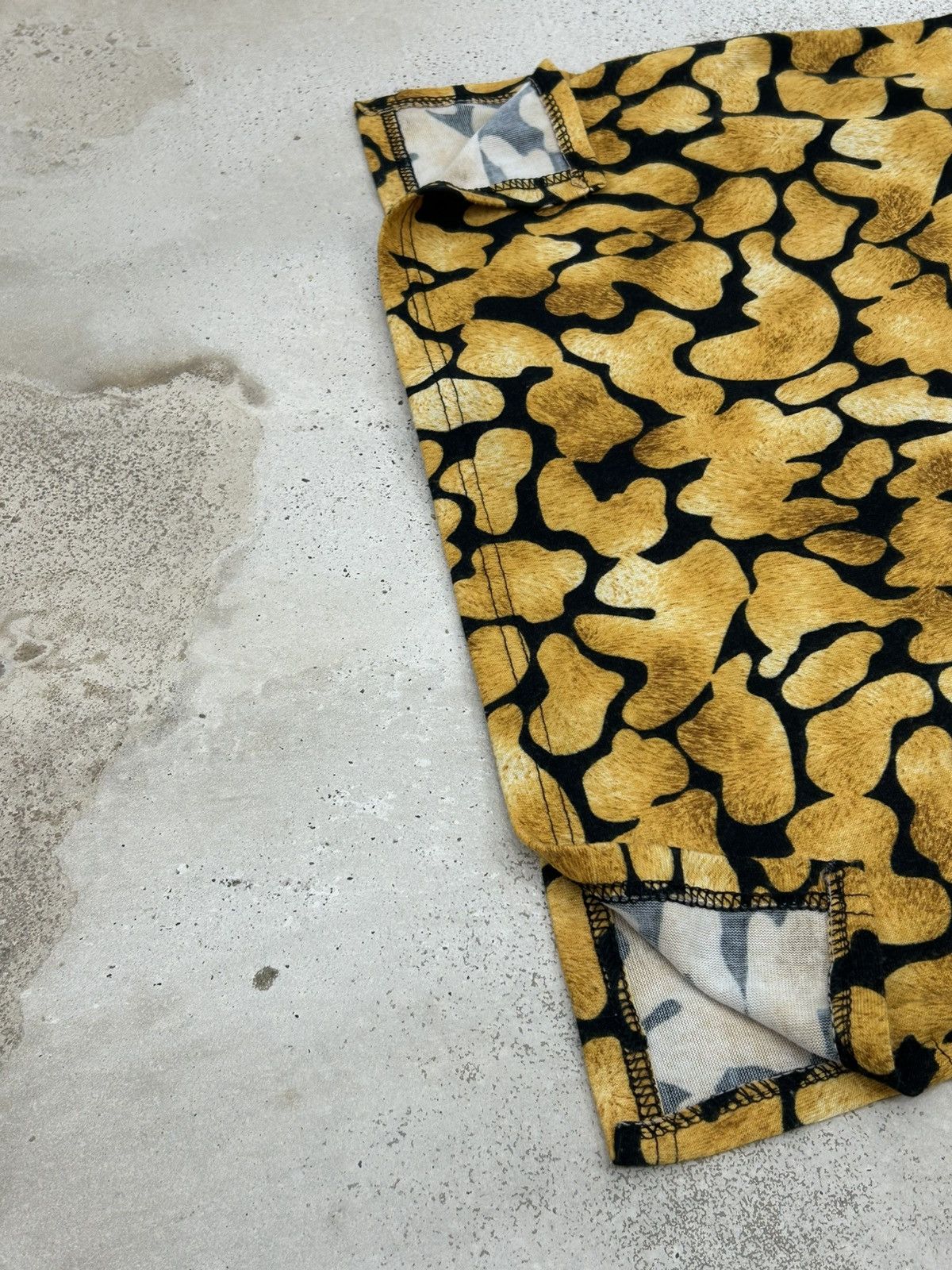 Designer × Japanese Brand Crop Top Bold Abstract Print L/Sleeve –Golden Camo Aesthetic Size US S / EU 44-46 / 1 - 7 Thumbnail