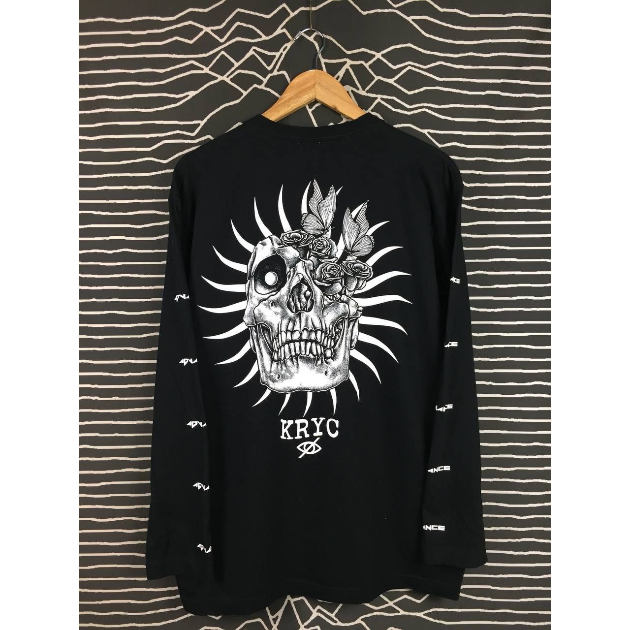 Japanese Brand Kryclothing Japanese Brand Brain Flower Field Longsleeve Tee Size US XL / EU 56 / 4 - 1 Thumbnail