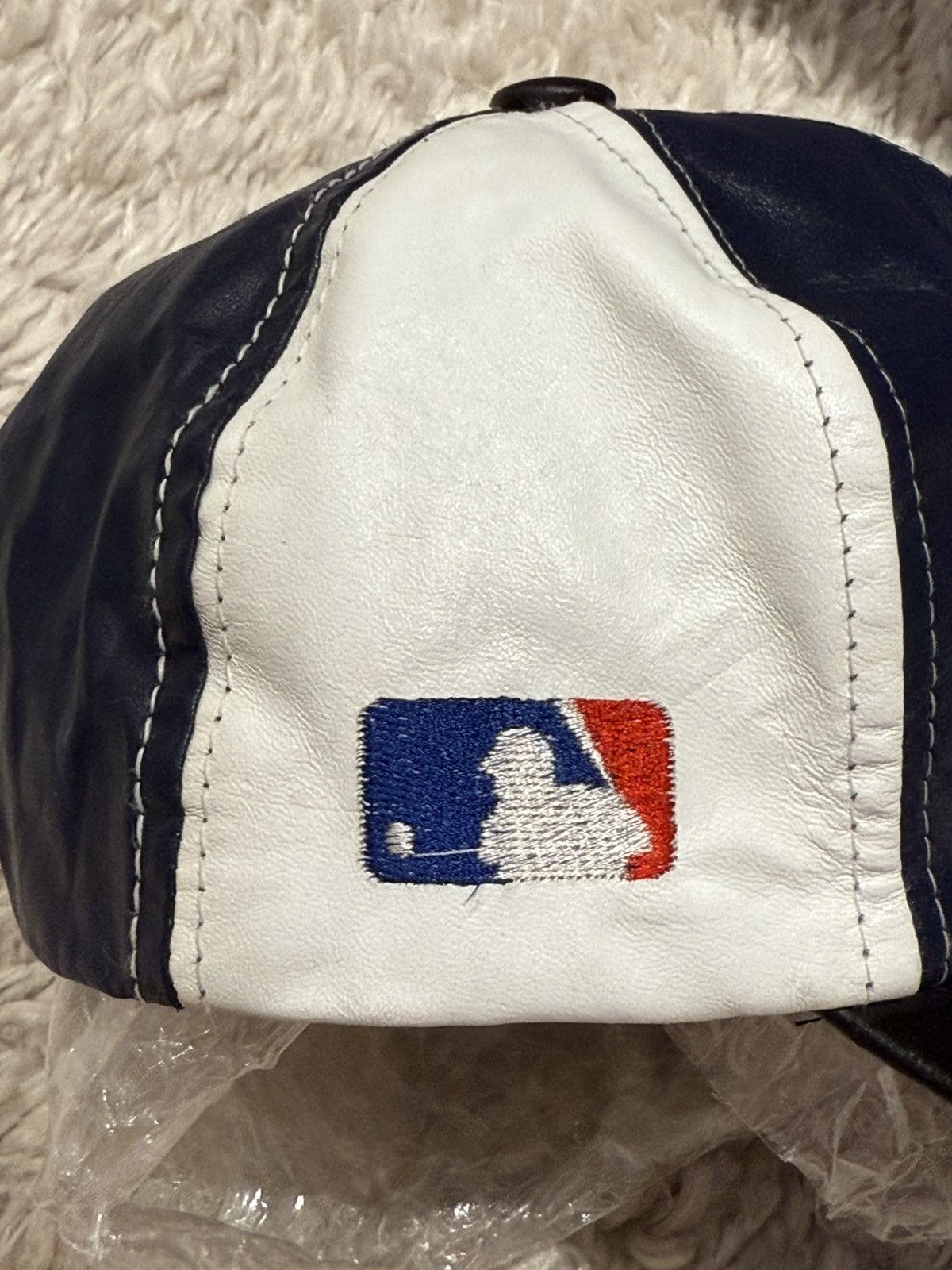 MLB Vintage New York Yankees Leather SnapBack Baseball Hat Size ONE SIZE - 7 Thumbnail