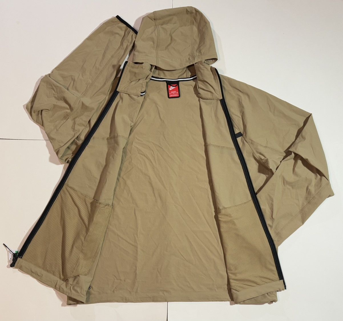 Other XLT Nike Tech Men's Woven Windrunner Jacket HM7151-297 Size US XL / EU 56 / 4 - 2 Thumbnail