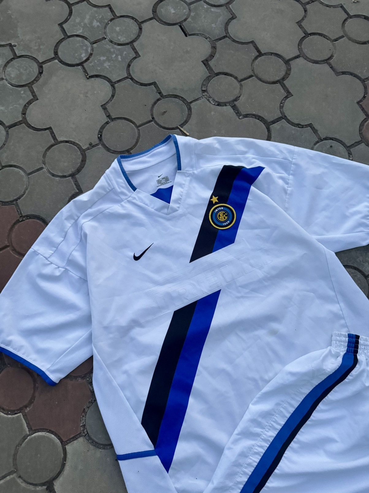 Nike 2002/2003 Nike Inter Milano Jersey and Shorts Y2K Size US L / EU 52-54 / 3 - 2 Thumbnail