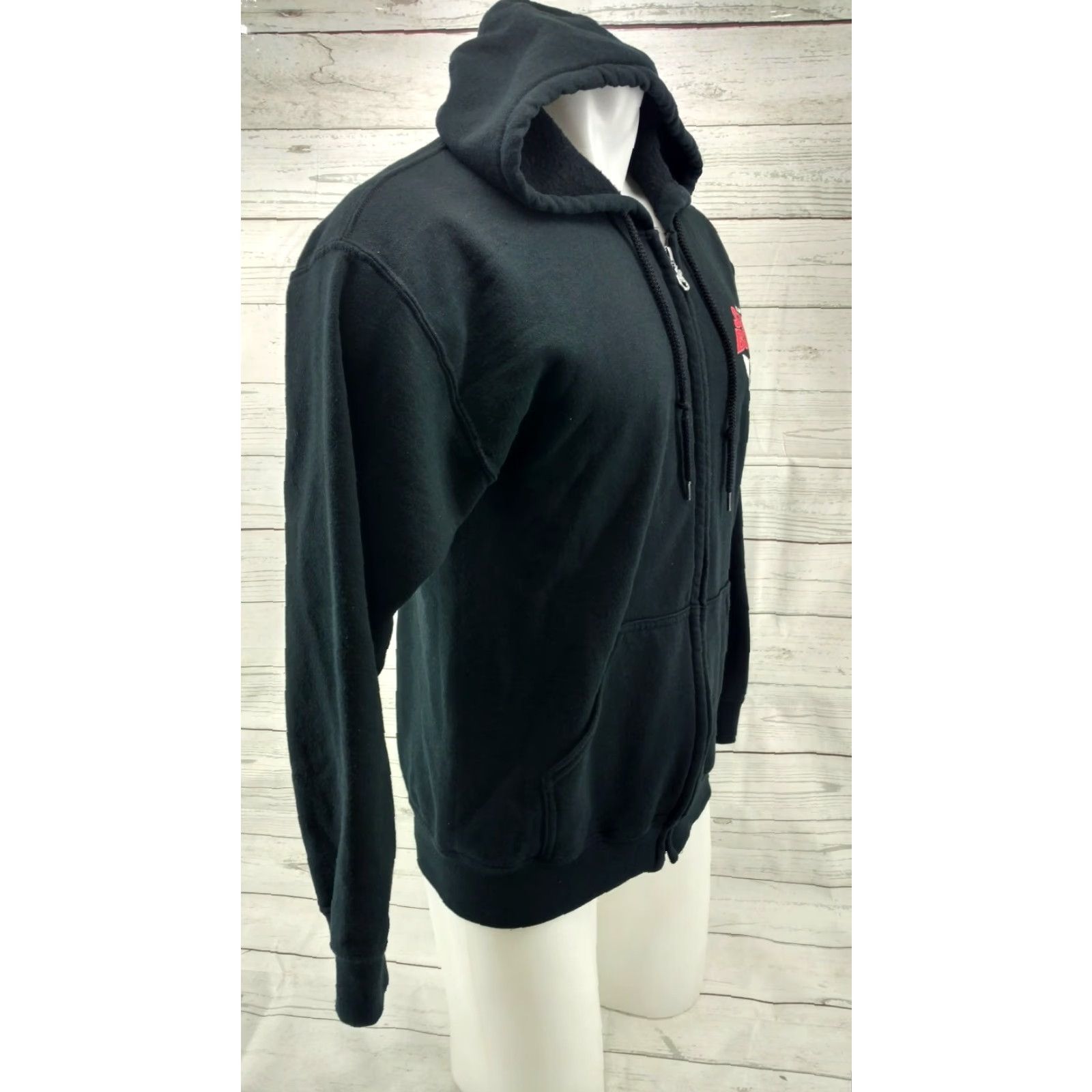 Gildan Sonic Boom Tour 2015 Five Finger Death Punch Size Medium Black Full-Zip Hoodie Size US M / EU 48-50 / 2 - 5 Thumbnail